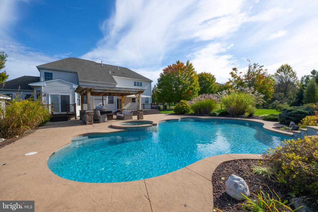 3441 COURTNEY