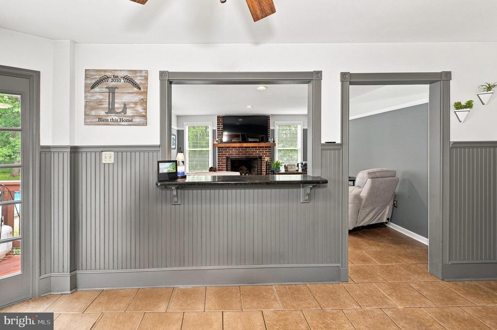 30 CREEKSIDE COURT