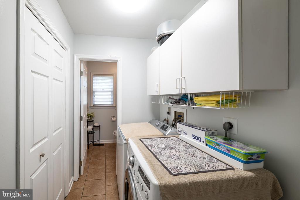 30 CREEKSIDE COURT