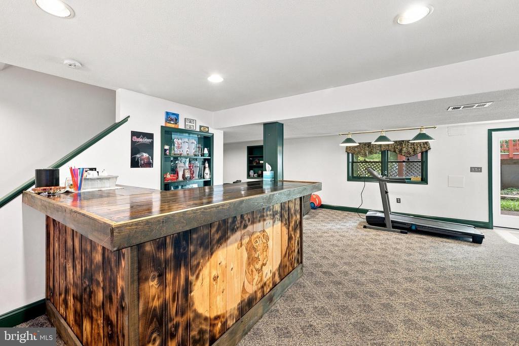 30 CREEKSIDE COURT