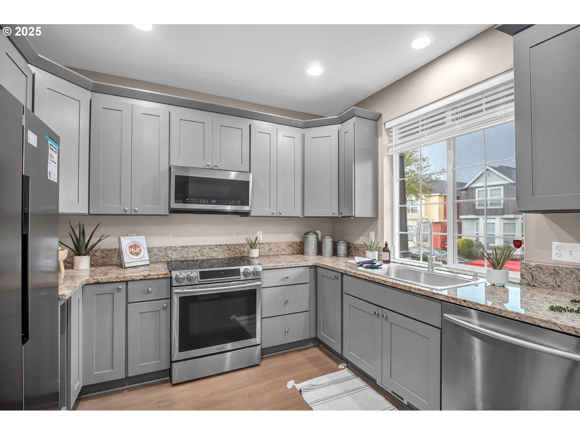 6105 SW Zabaco Ter