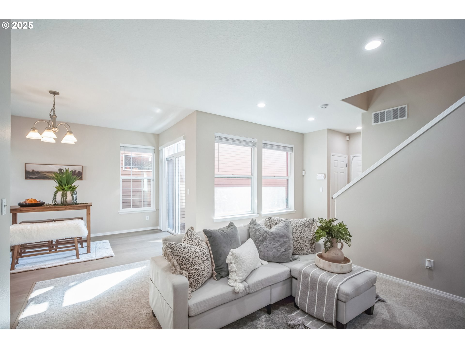 6105 SW Zabaco Ter