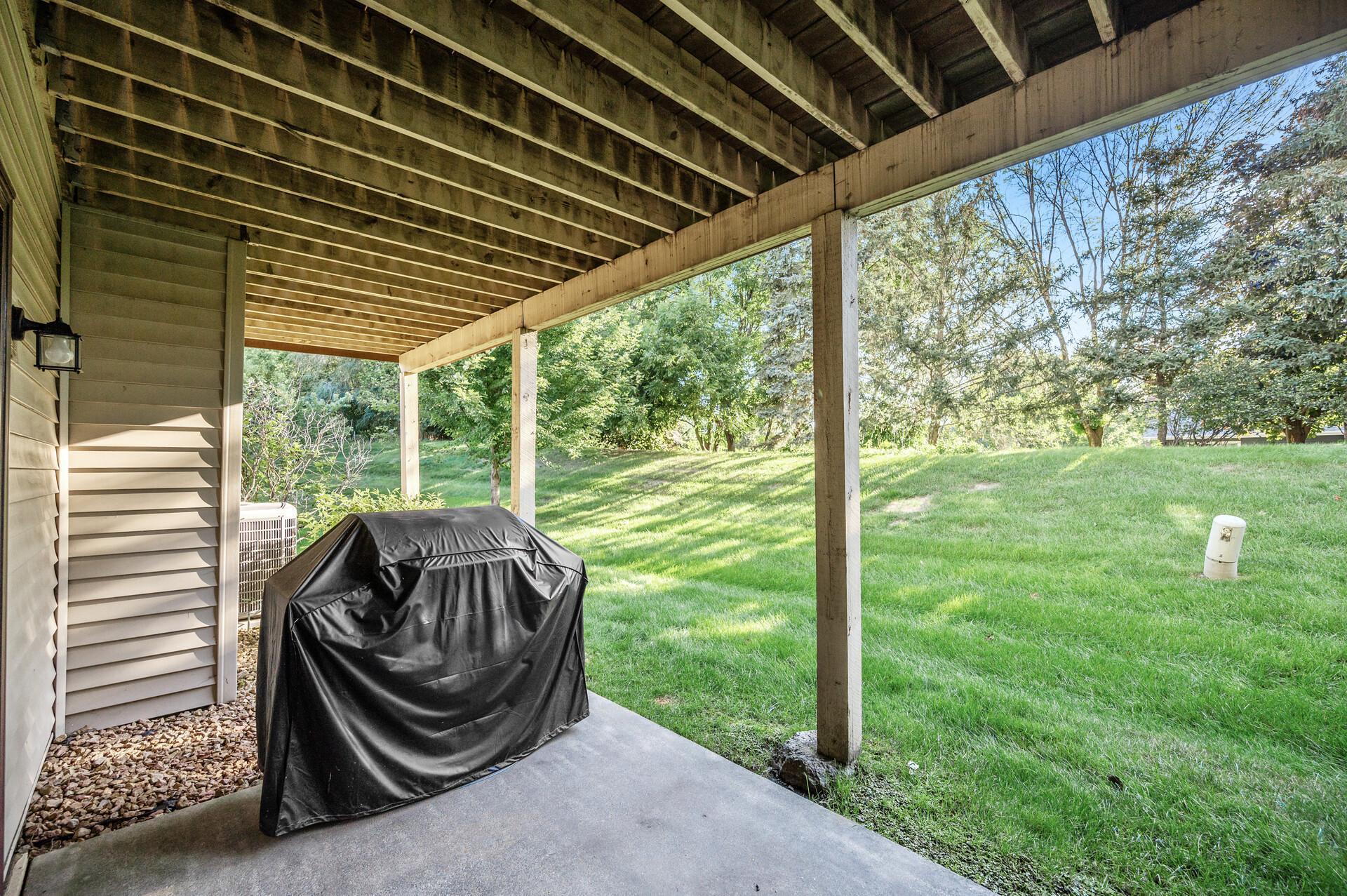 4540 Rosewood Lane N