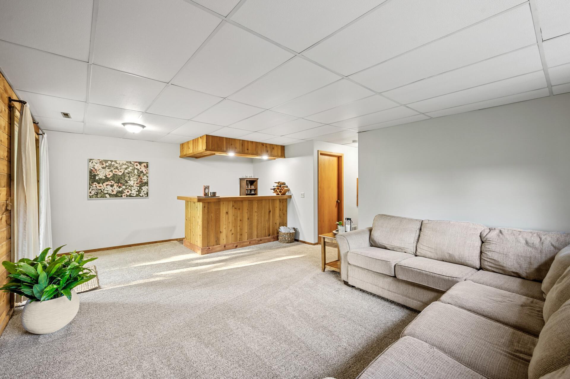 4540 Rosewood Lane N