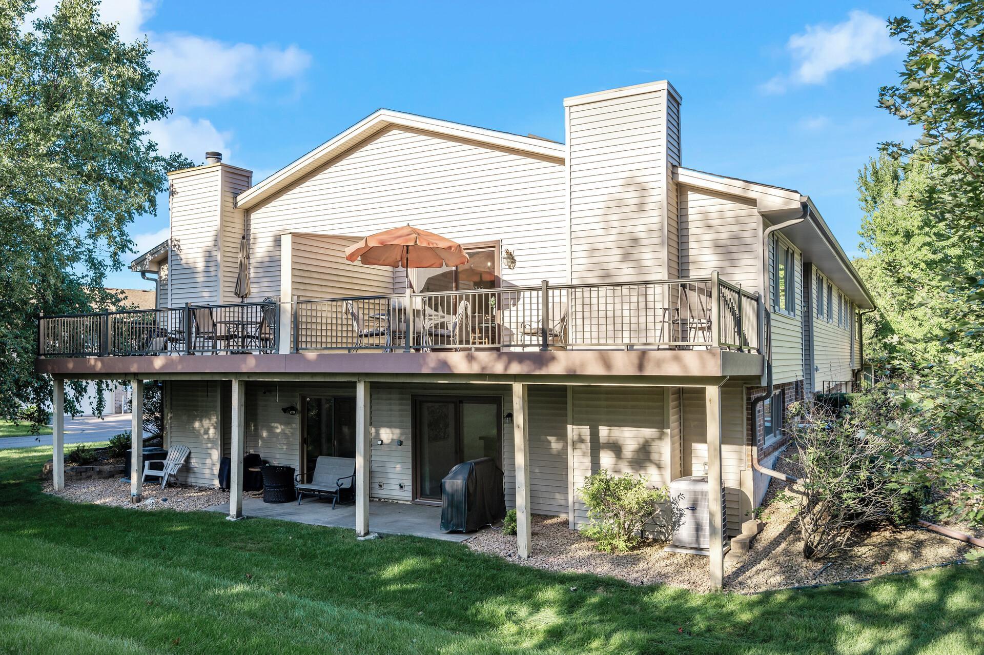 4540 Rosewood Lane N