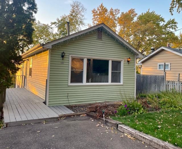 2343 Fairview Lane