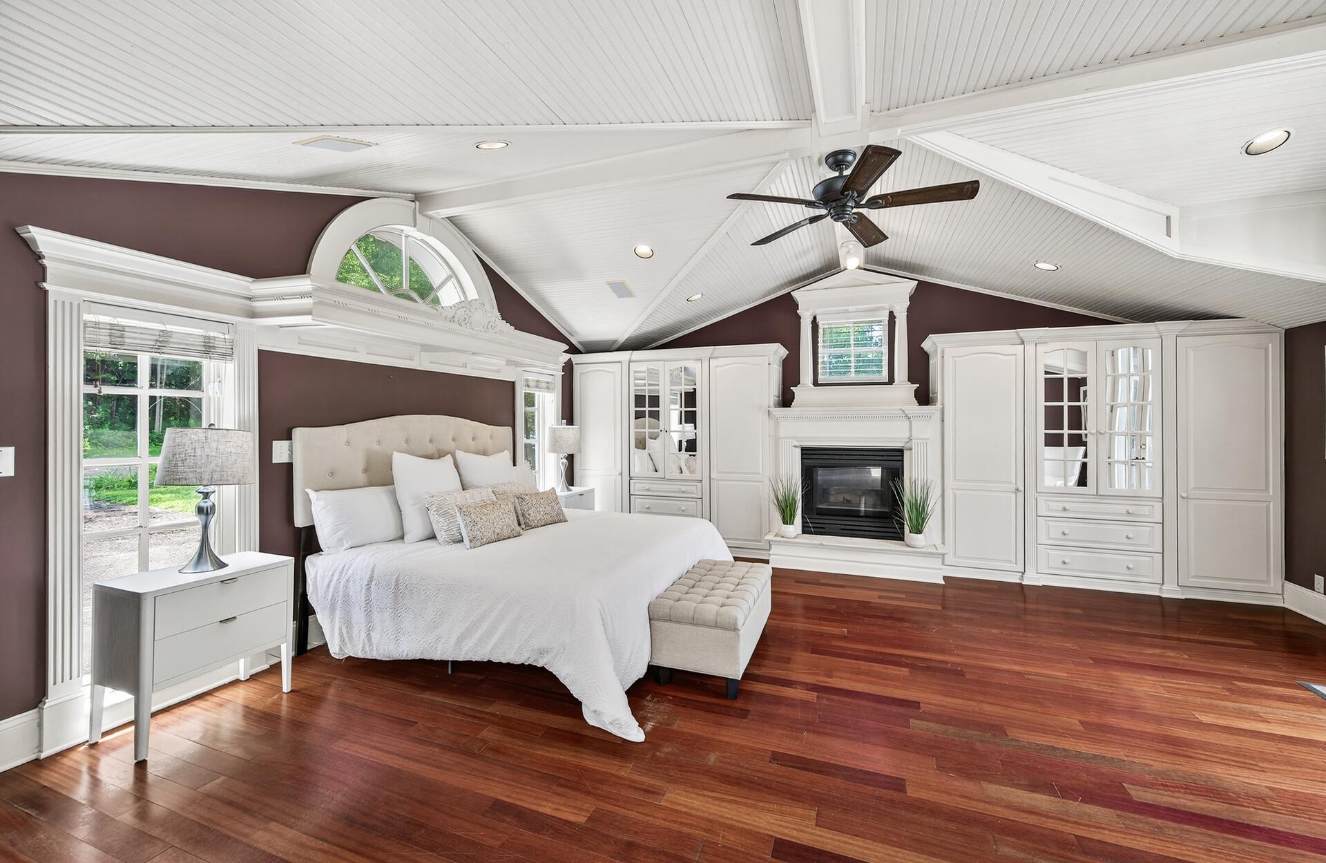 5076 Woodgate Court