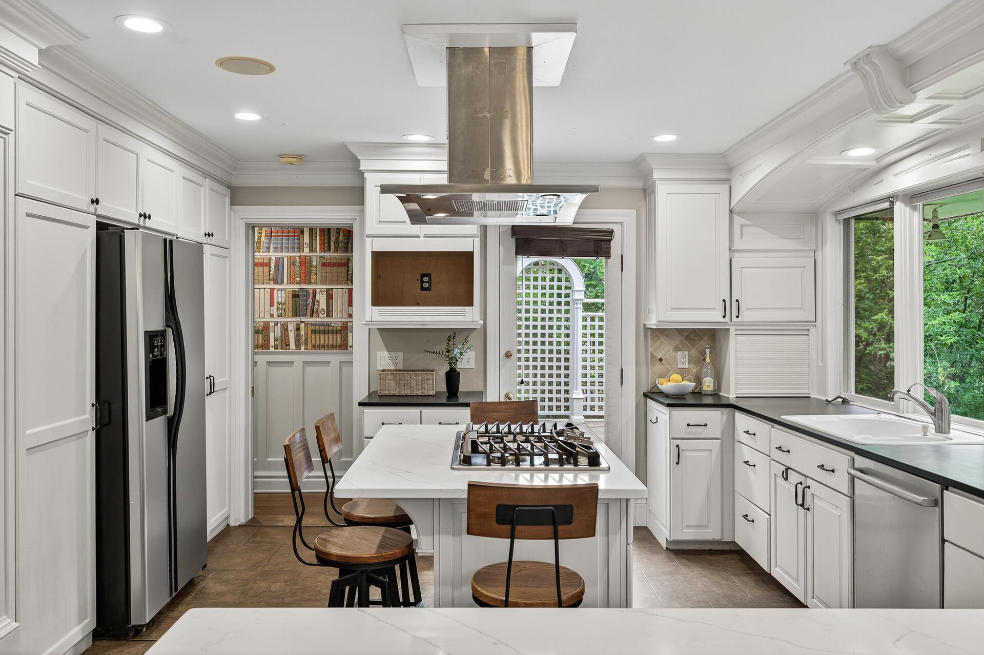 5076 Woodgate Court