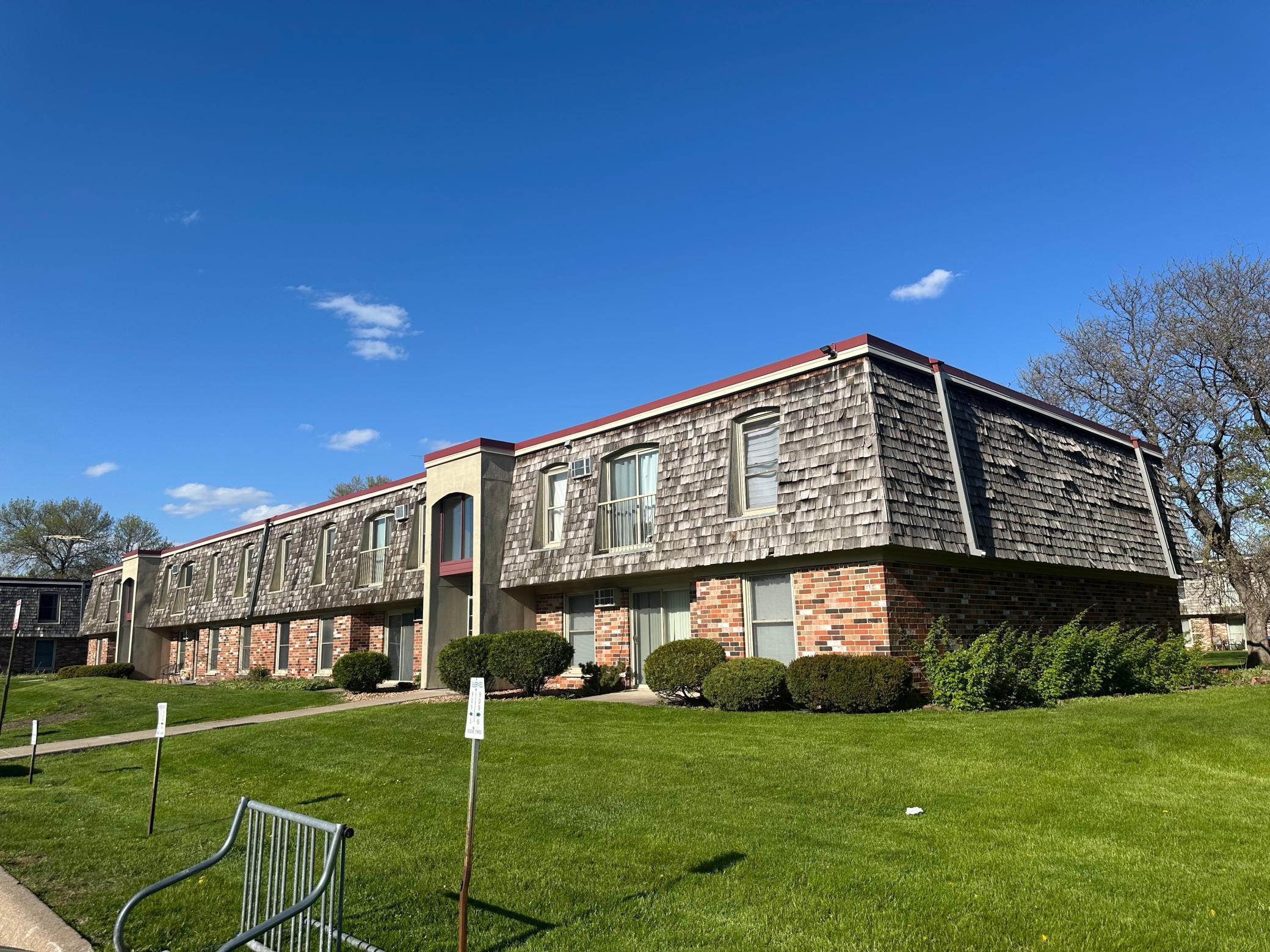 909 11th Avenue S Unit: 8