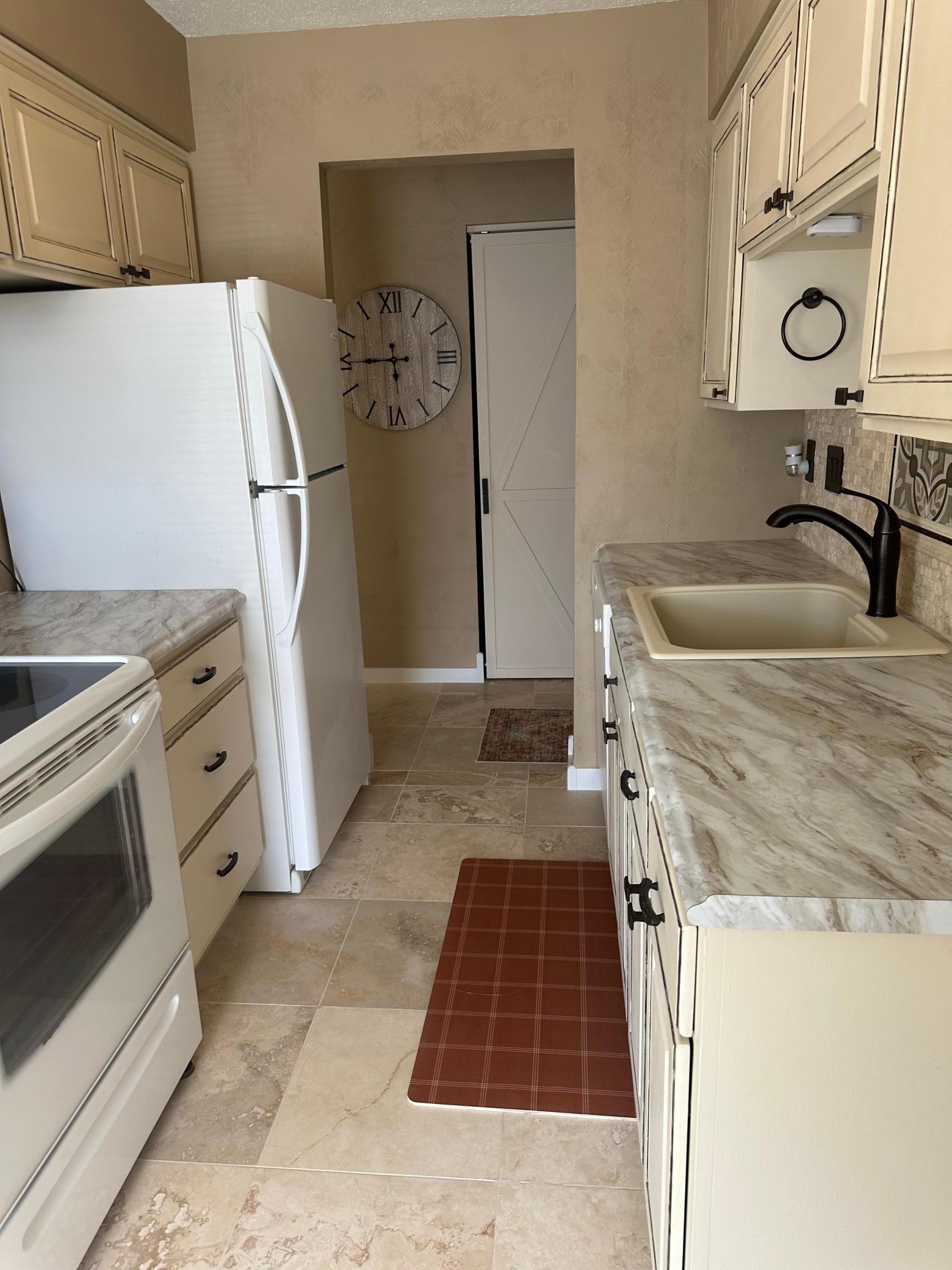 909 11th Avenue S Unit: 8