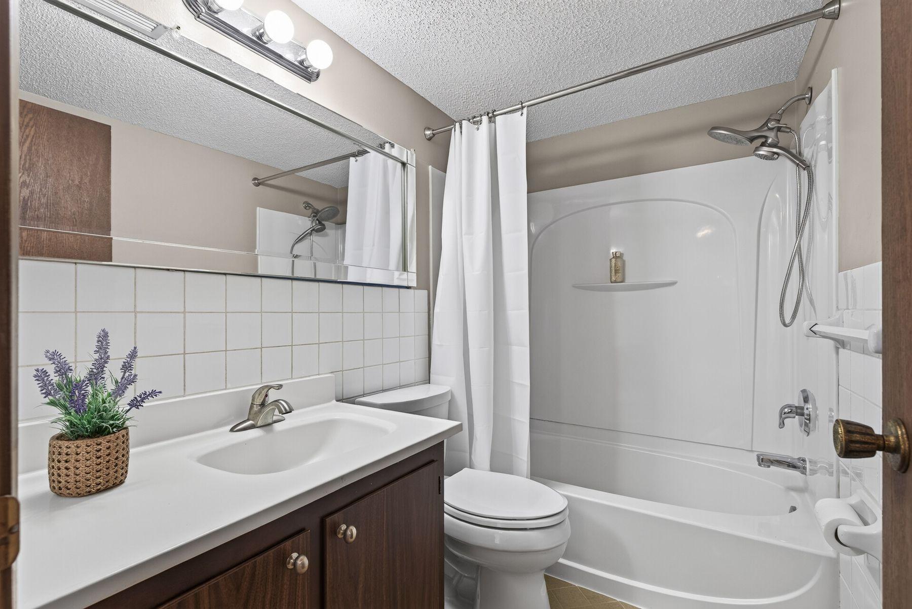 921 11th Avenue S Unit: 5