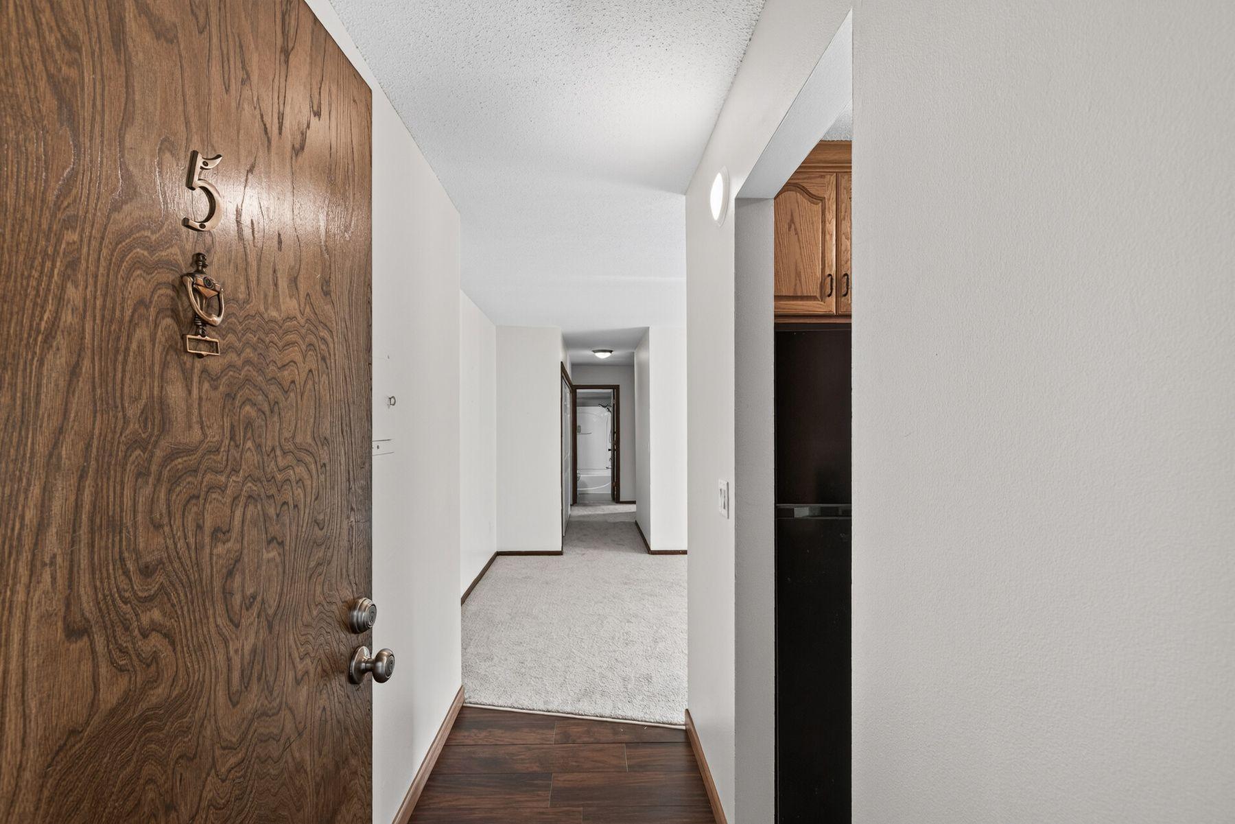 921 11th Avenue S Unit: 5
