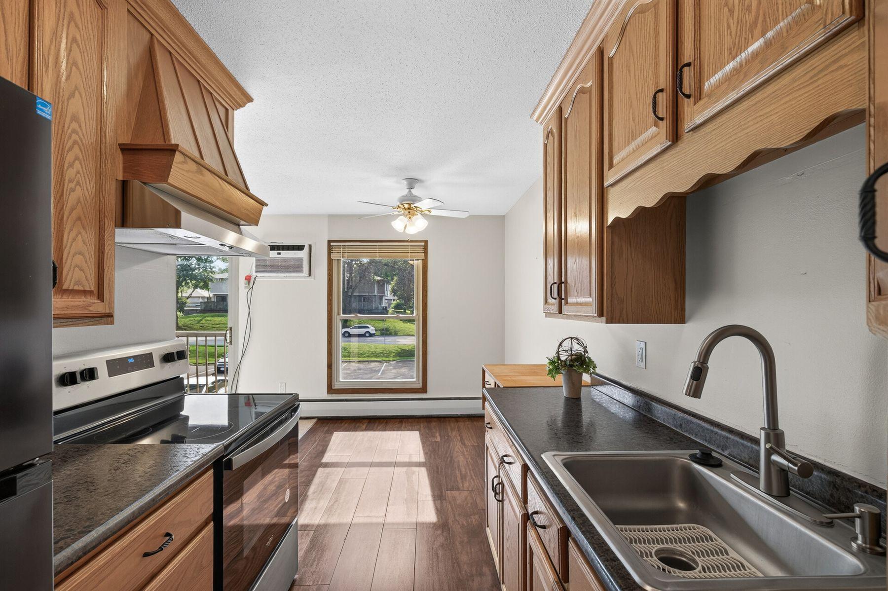 921 11th Avenue S Unit: 5