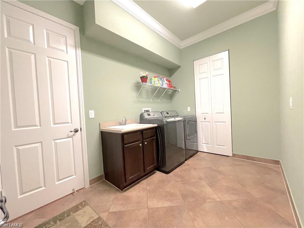 3812 Columbia CT