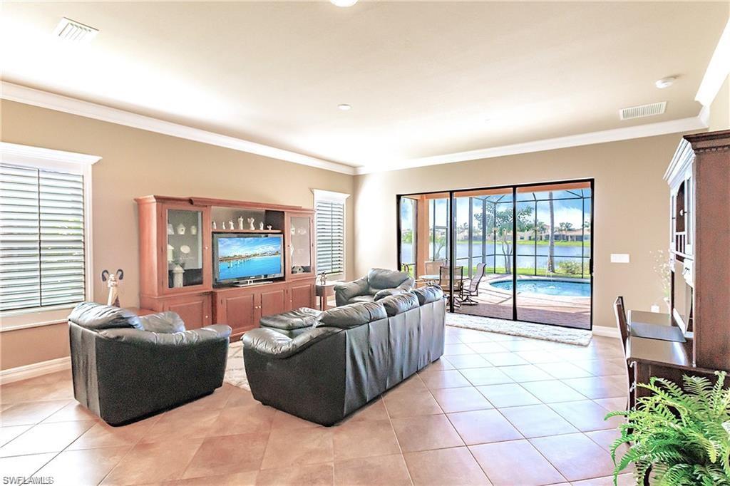 3812 Columbia CT