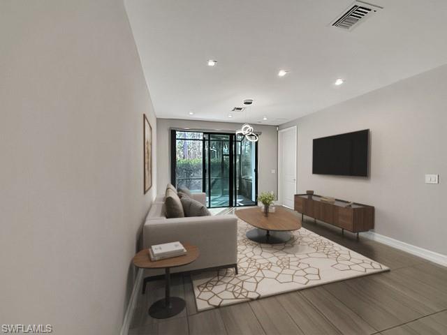 7324 Rockefeller DR