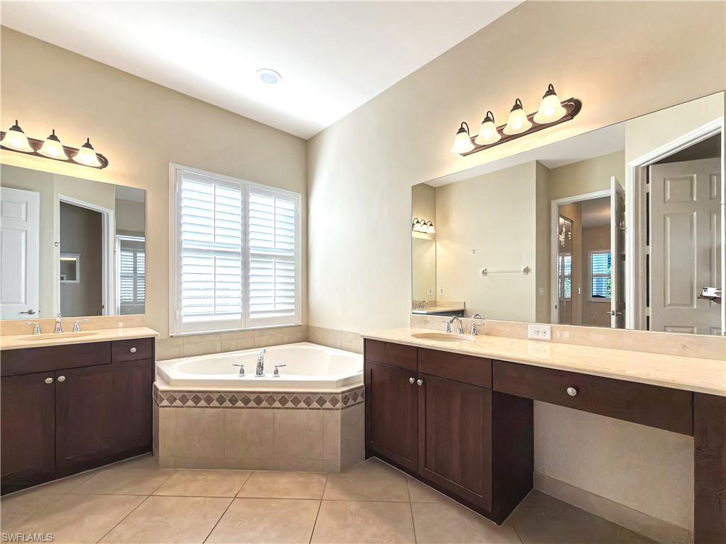 3809 Columbia CT