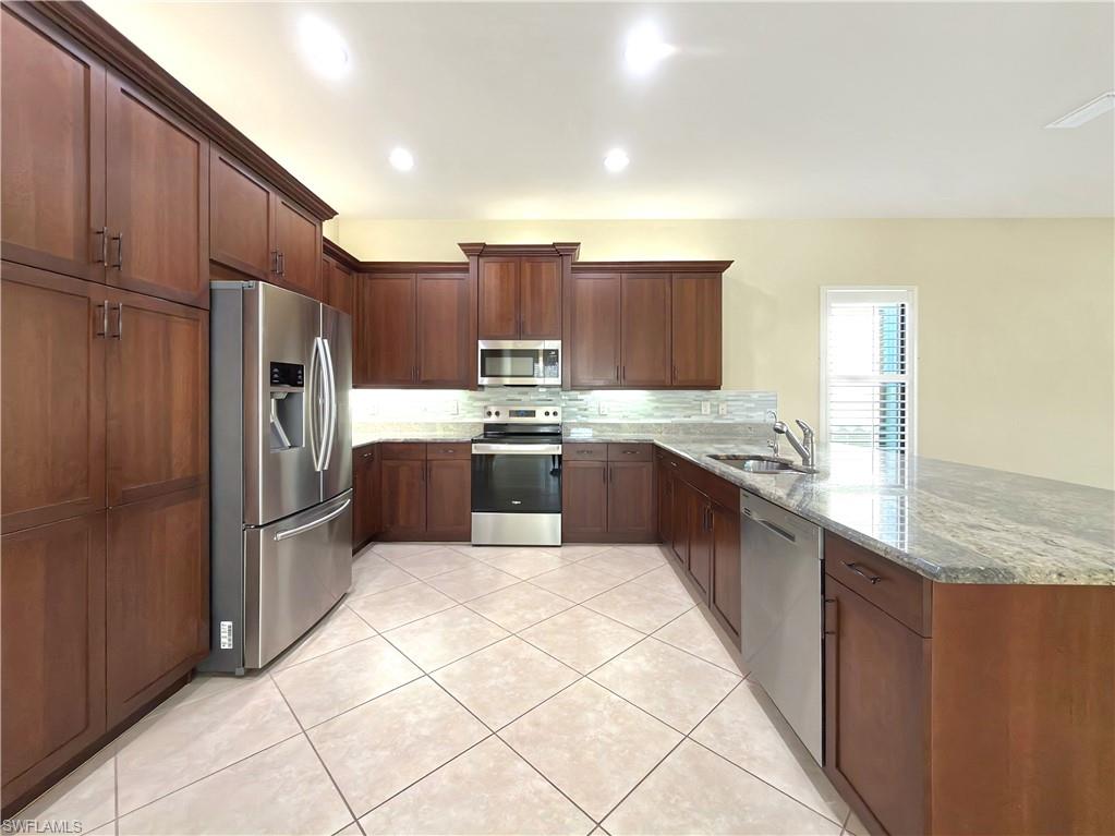 3809 Columbia CT