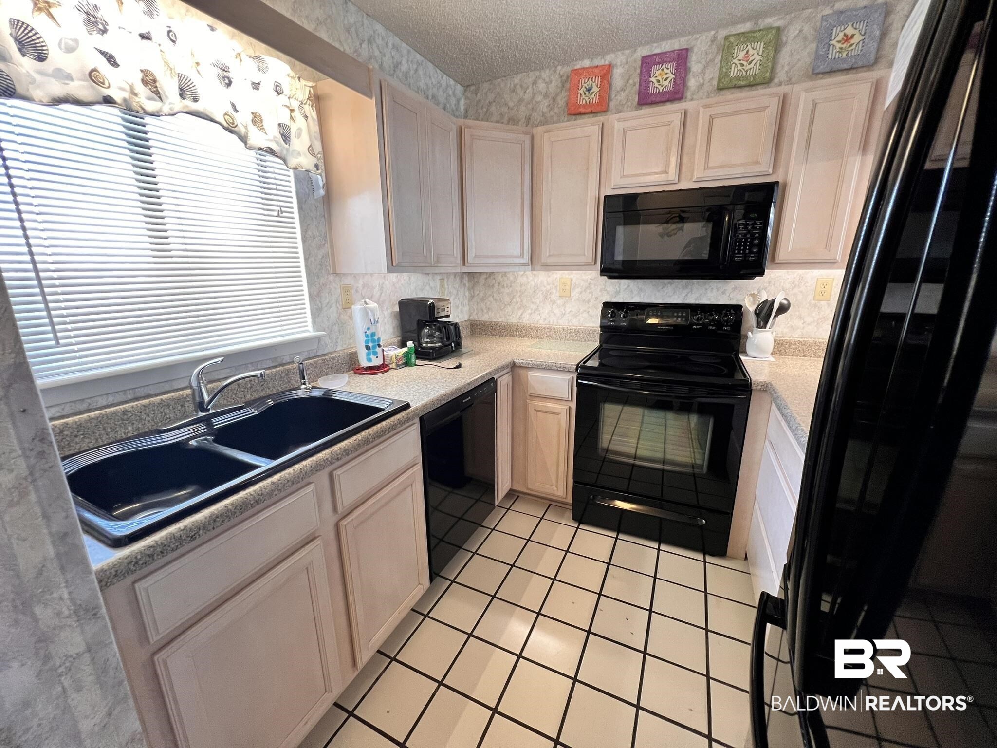 1027 W Beach Boulevard 412