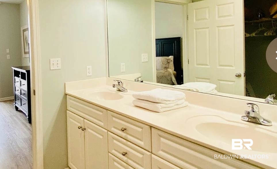375 Beach Club Trail B1004
