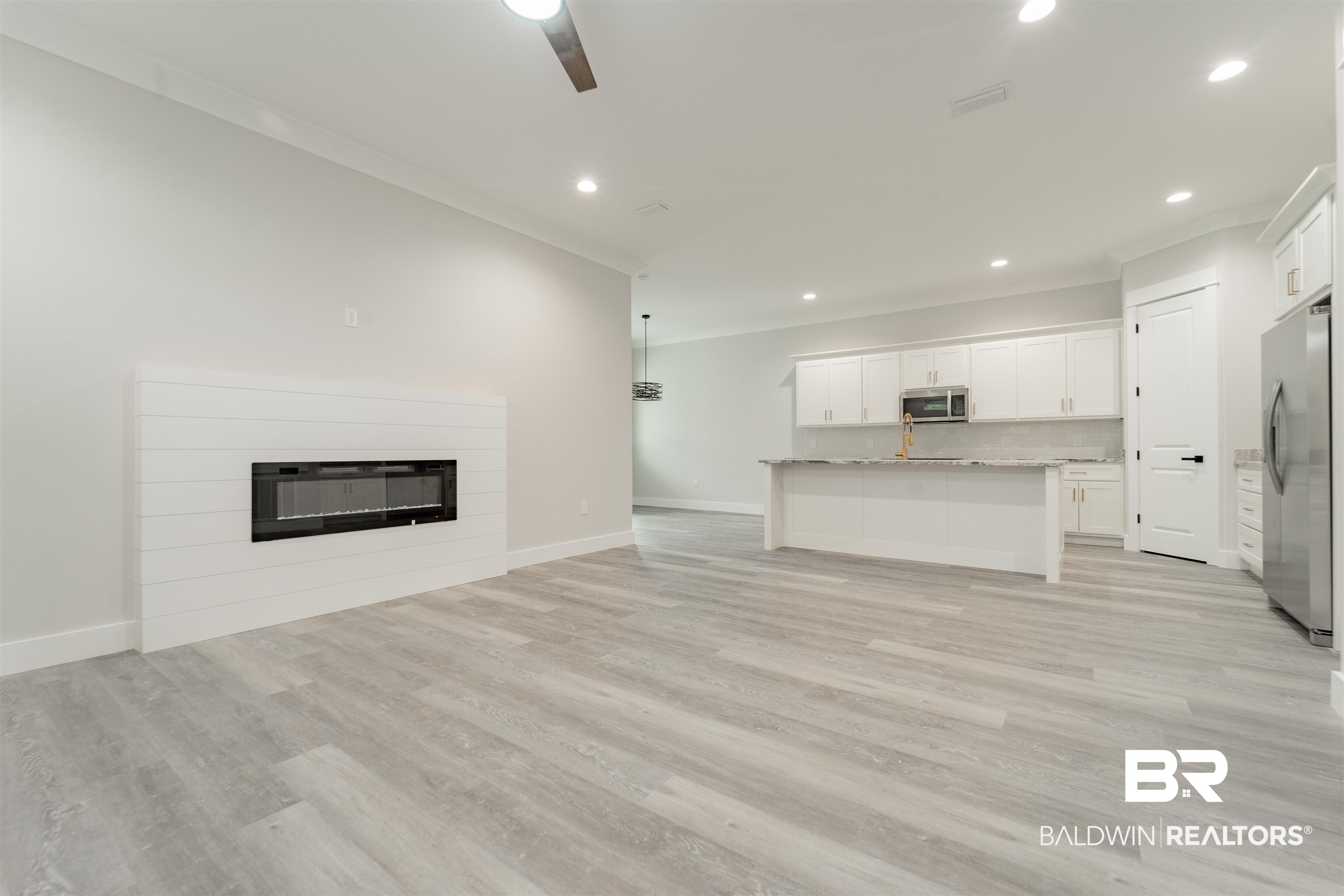 7120 Lake View Drive