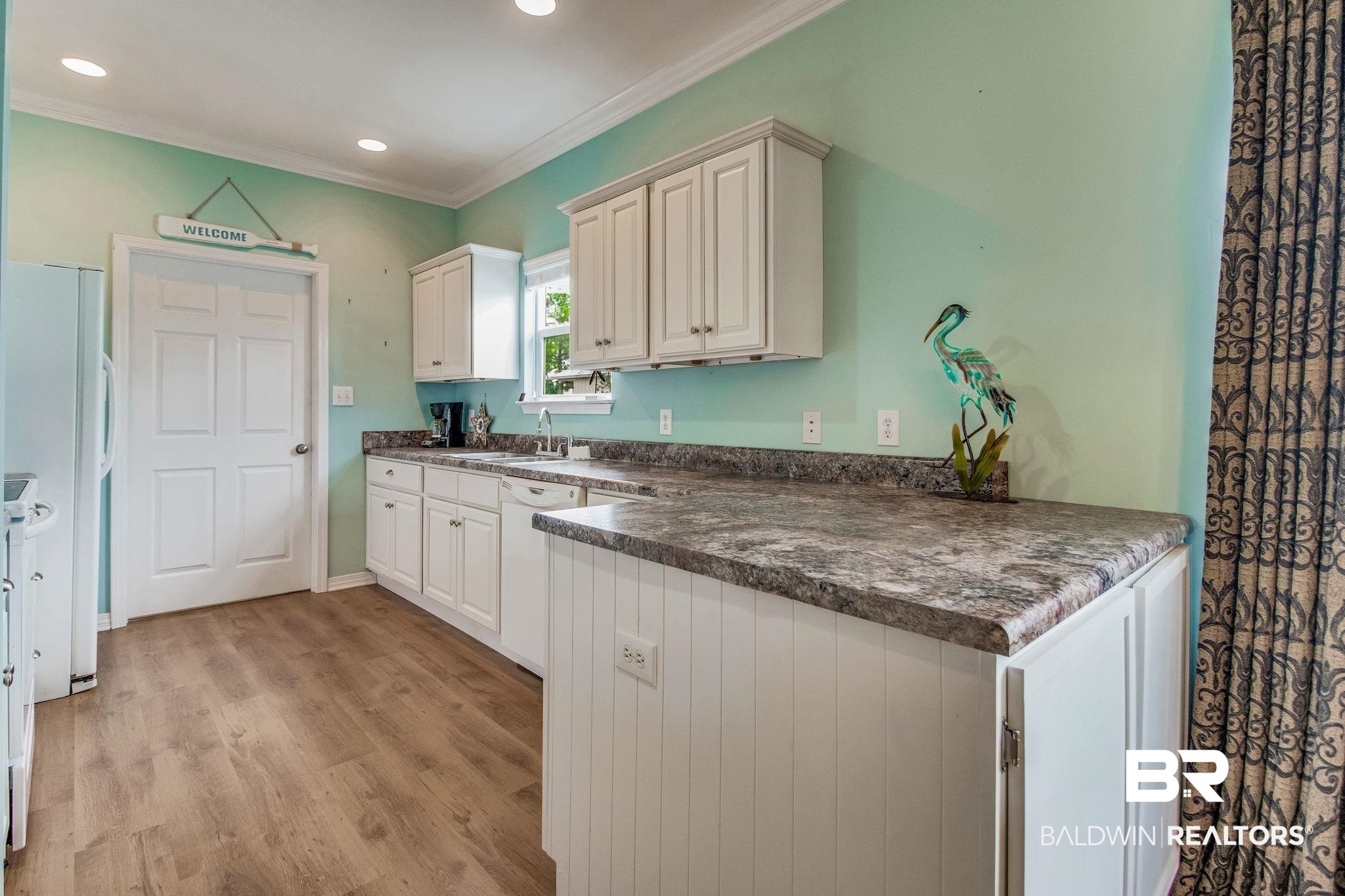 5473 Pensacola Avenue