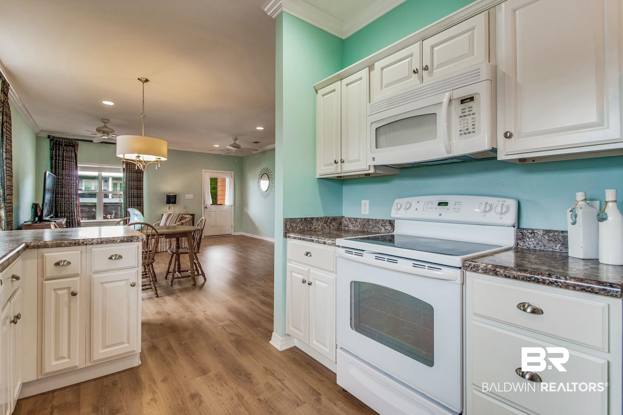 5473 Pensacola Avenue