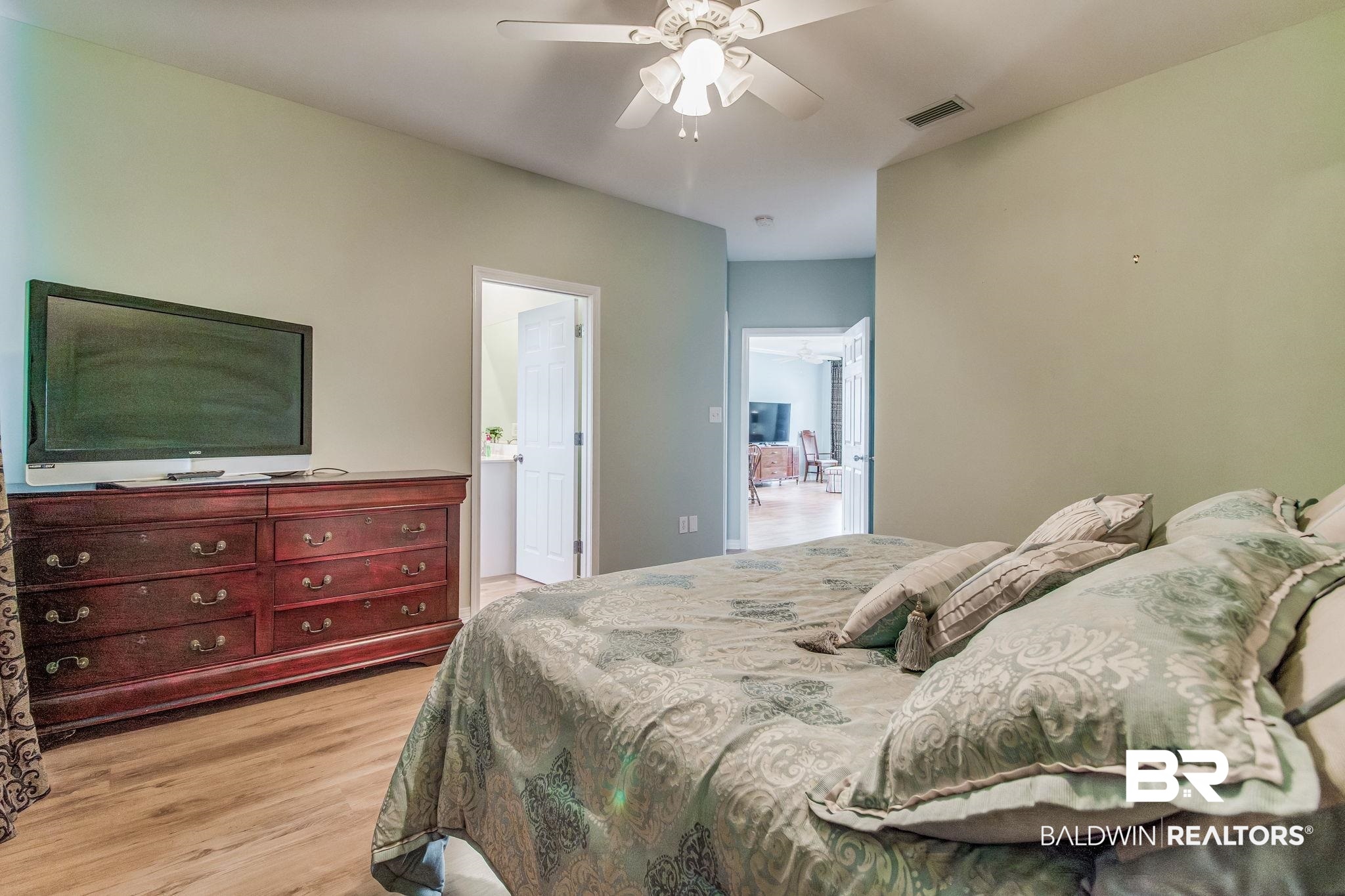 5473 Pensacola Avenue