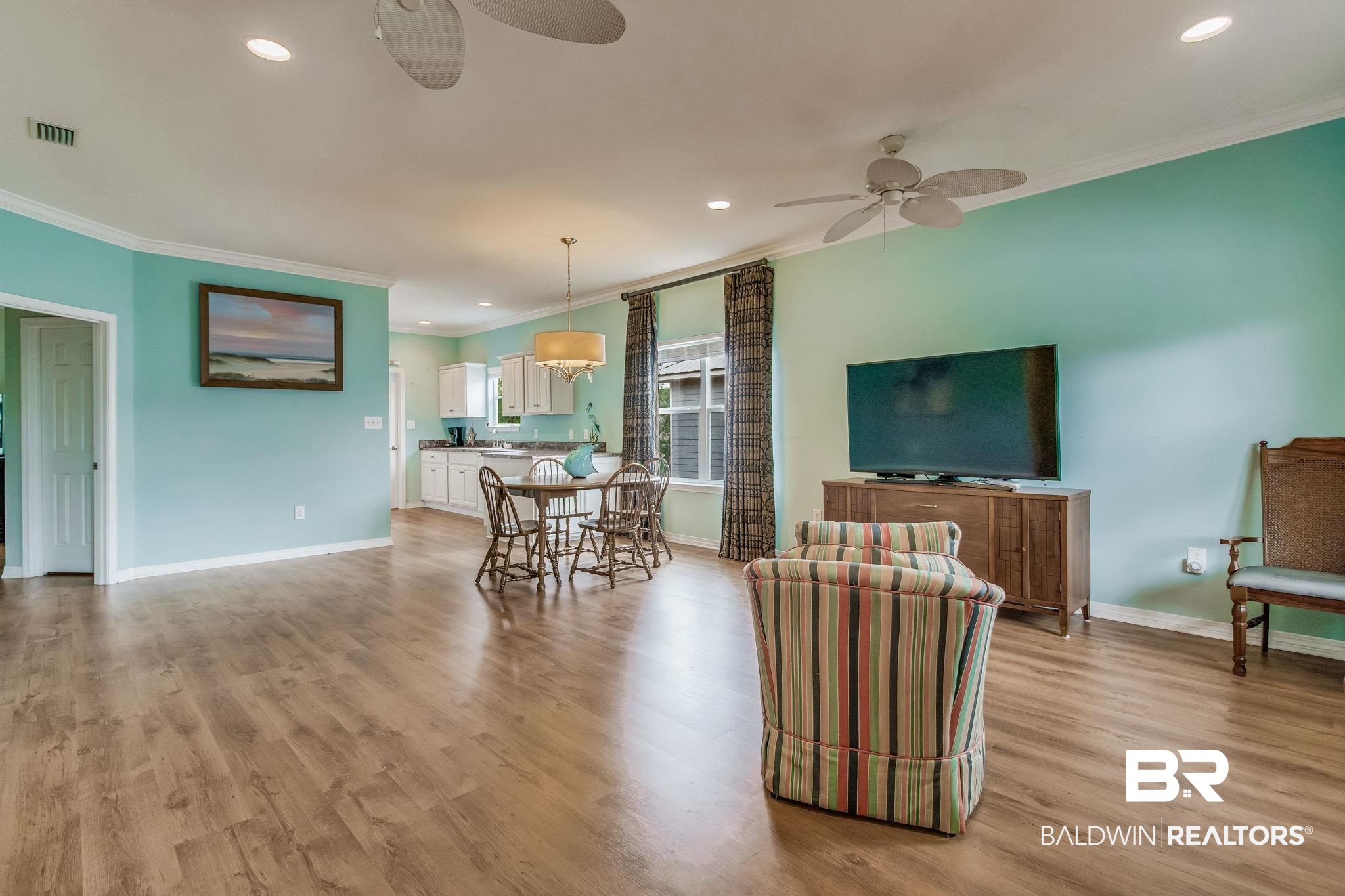 5473 Pensacola Avenue