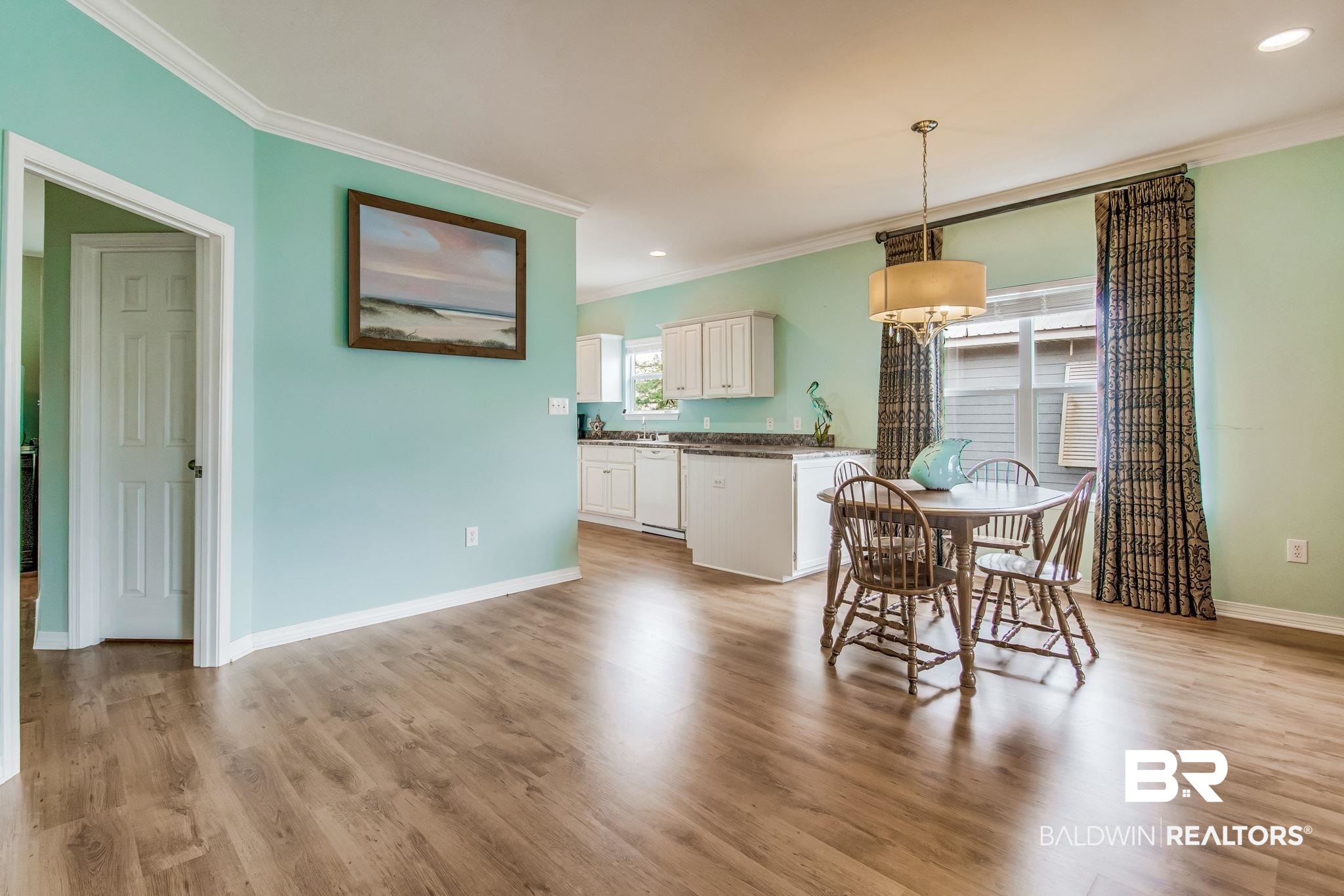5473 Pensacola Avenue
