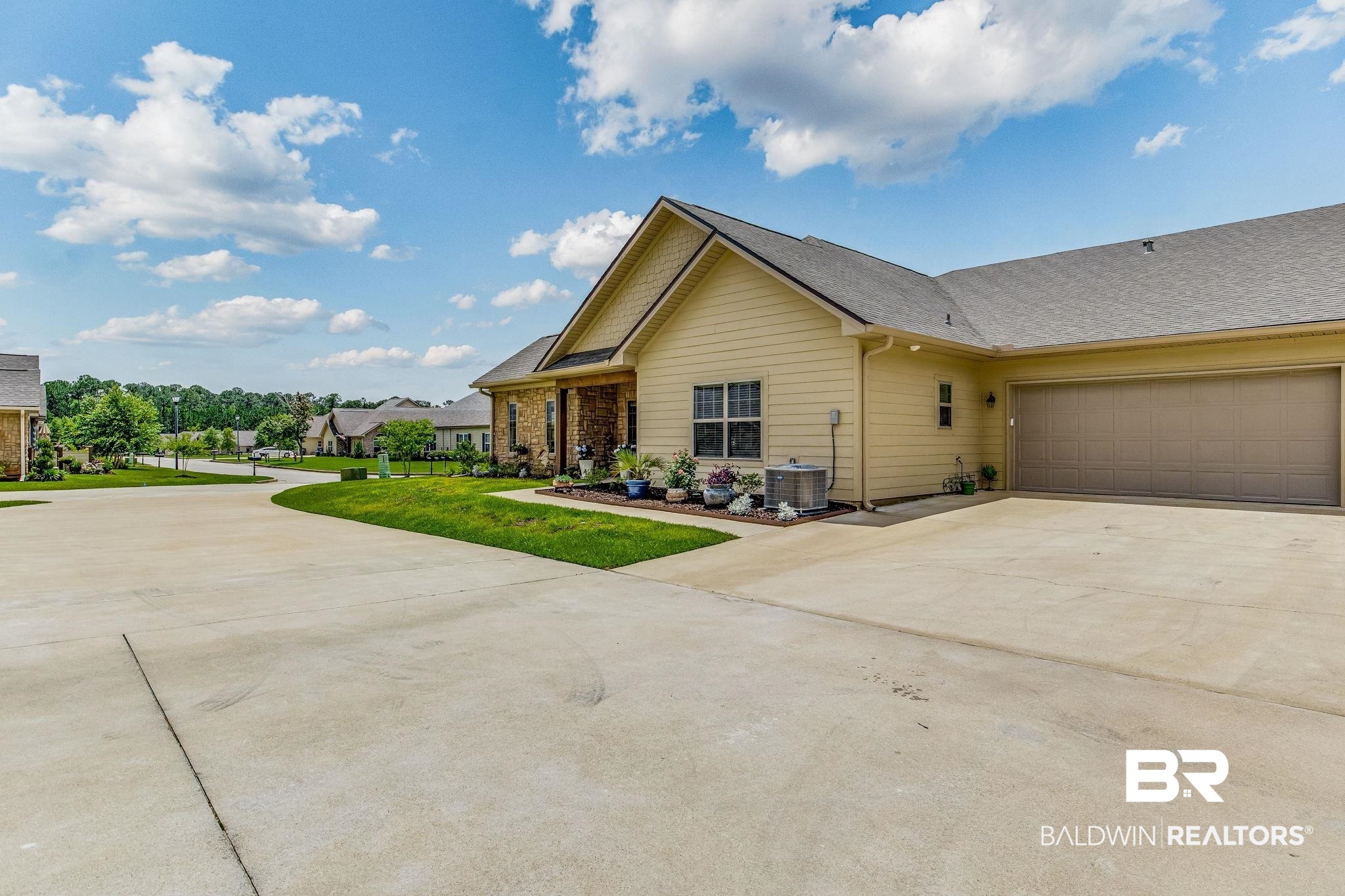303 Holmes Avenue 303