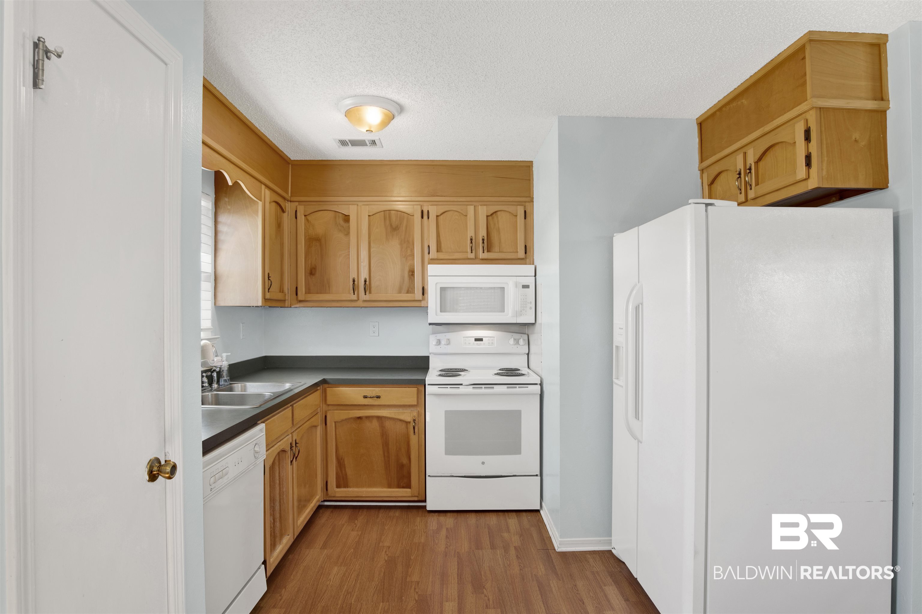 5691 Pensacola Avenue