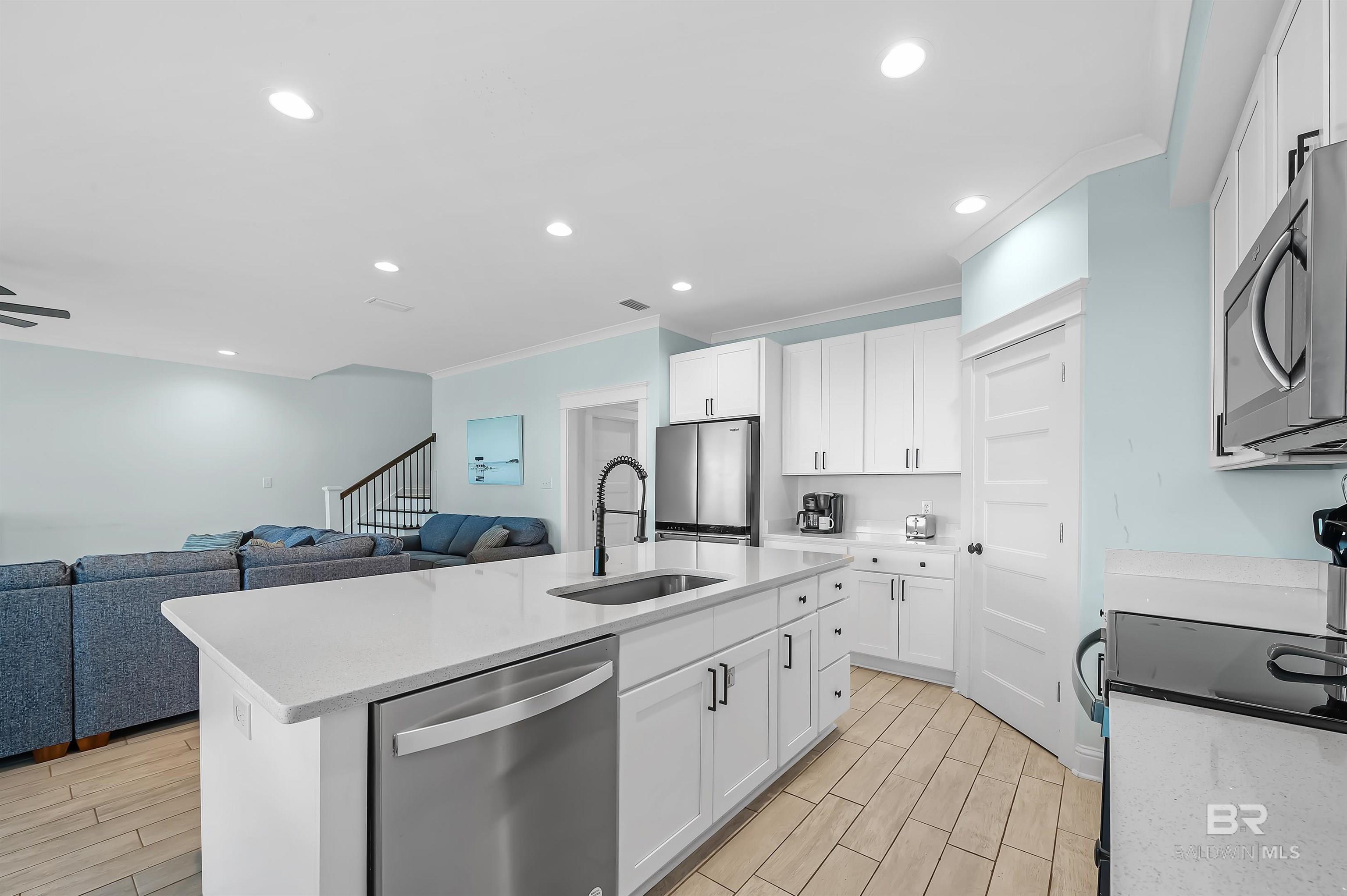 1337 W Lagoon Avenue