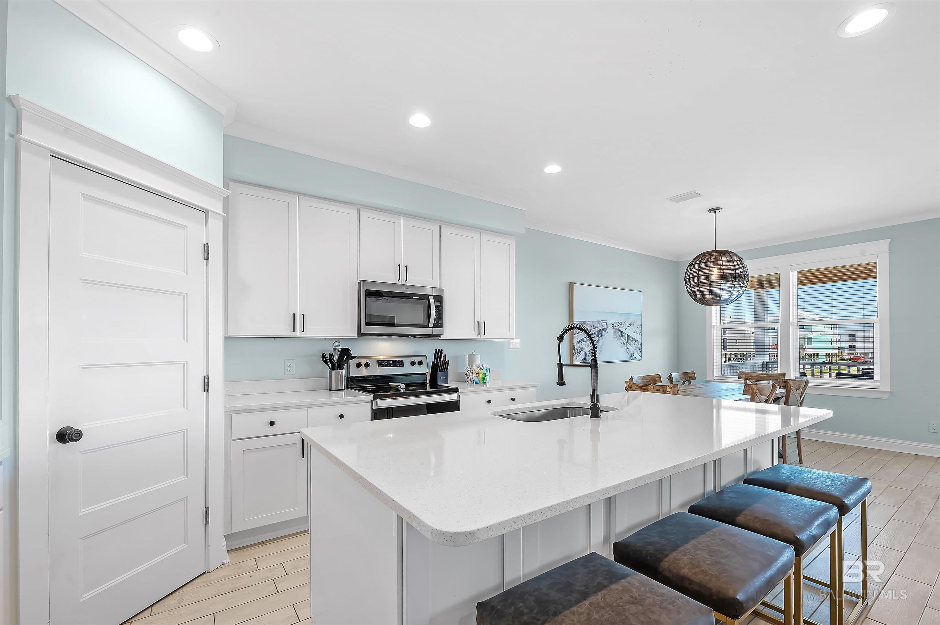 1337 W Lagoon Avenue