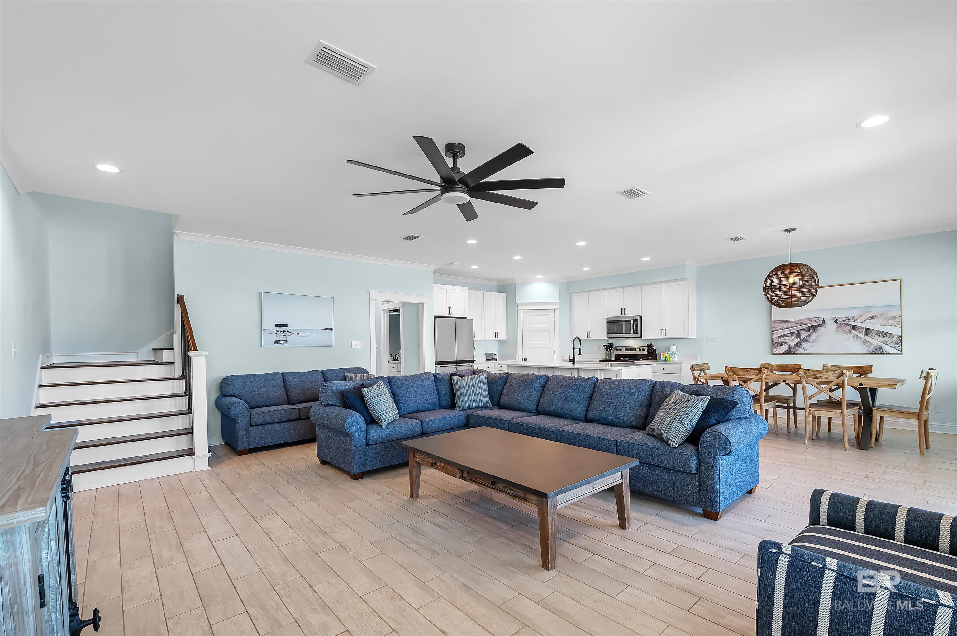 1337 W Lagoon Avenue