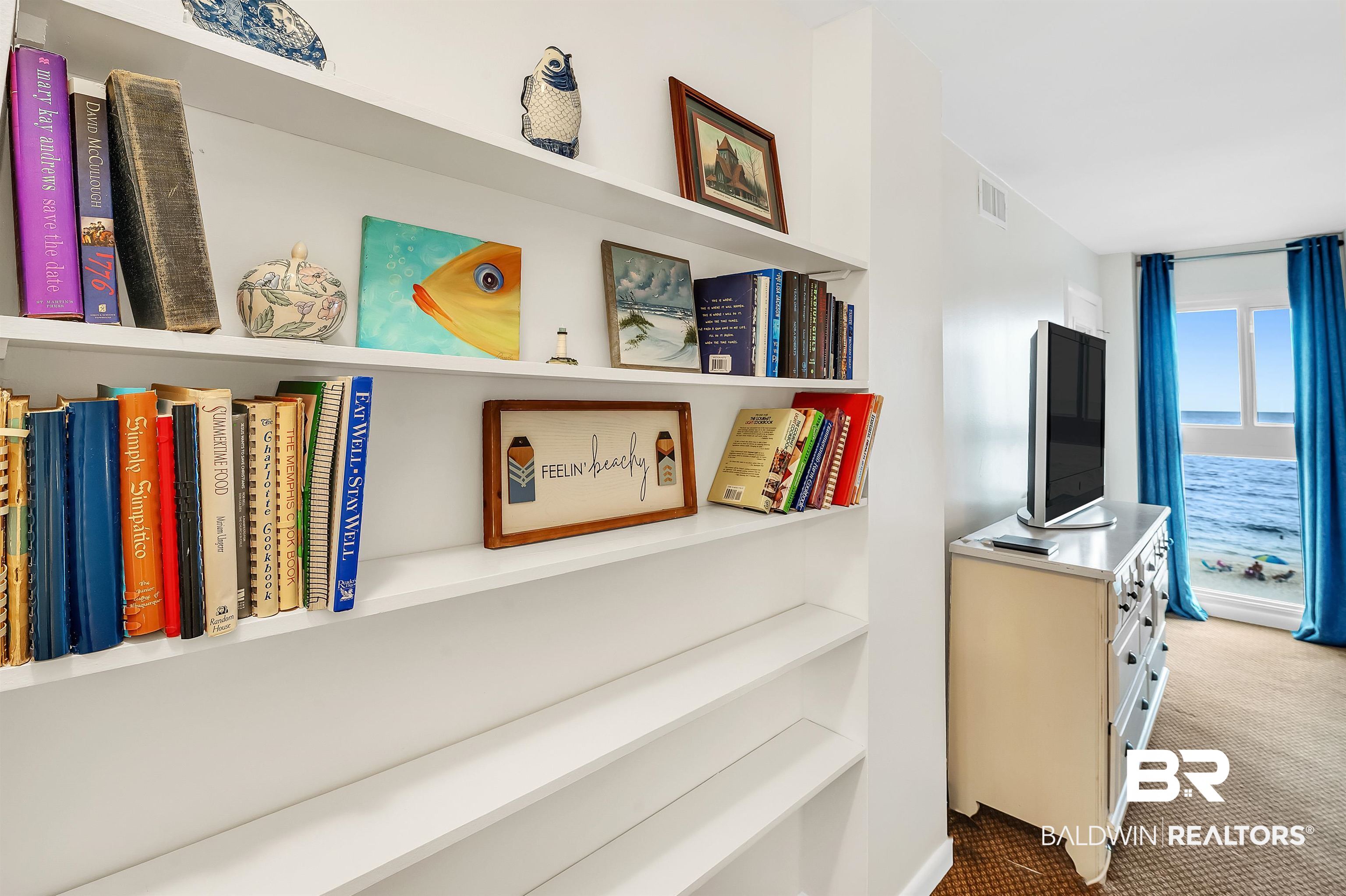 1007 WEST BEACH Boulevard 53