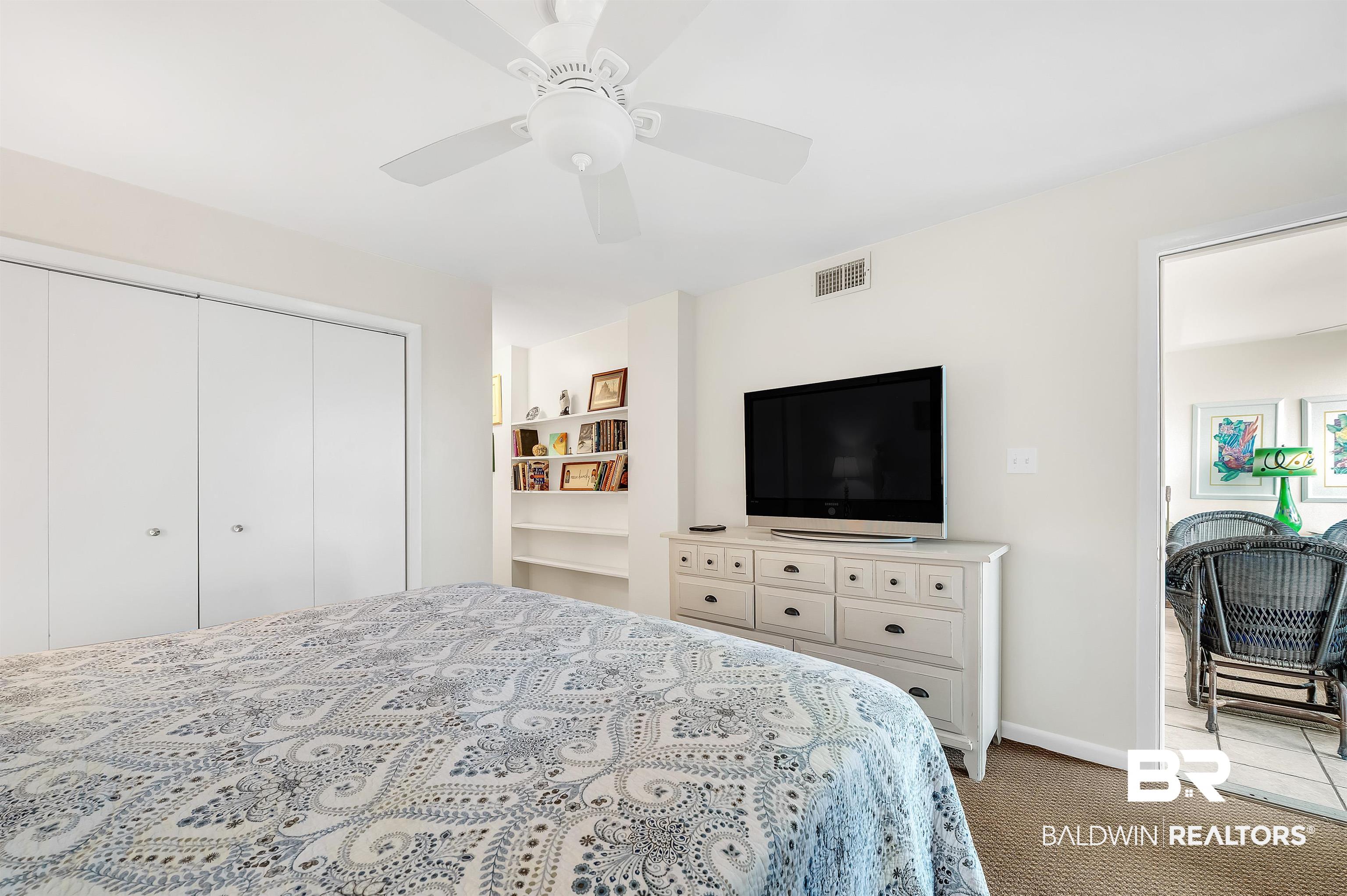 1007 WEST BEACH Boulevard 53