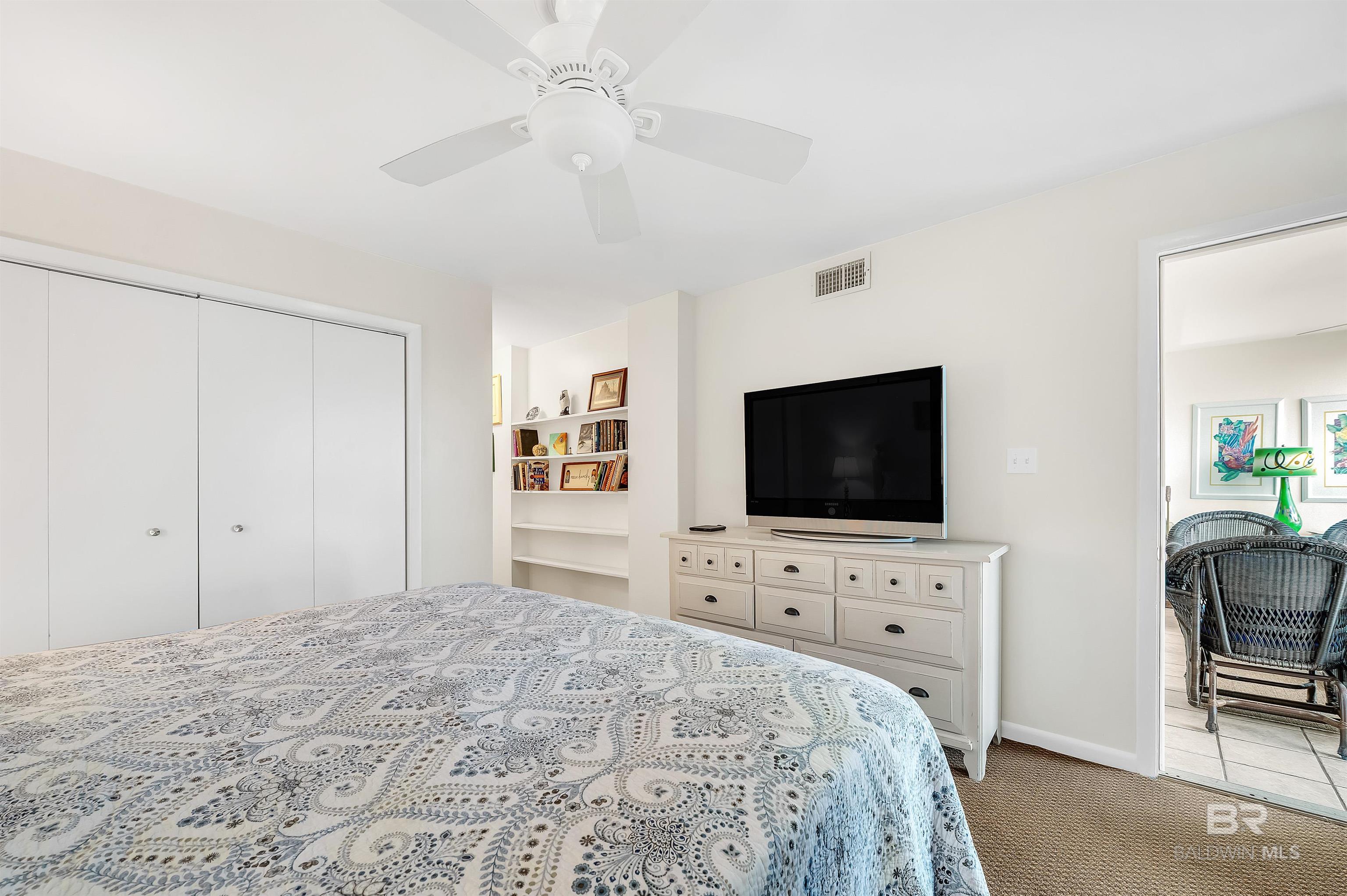 1007 WEST BEACH Boulevard 53
