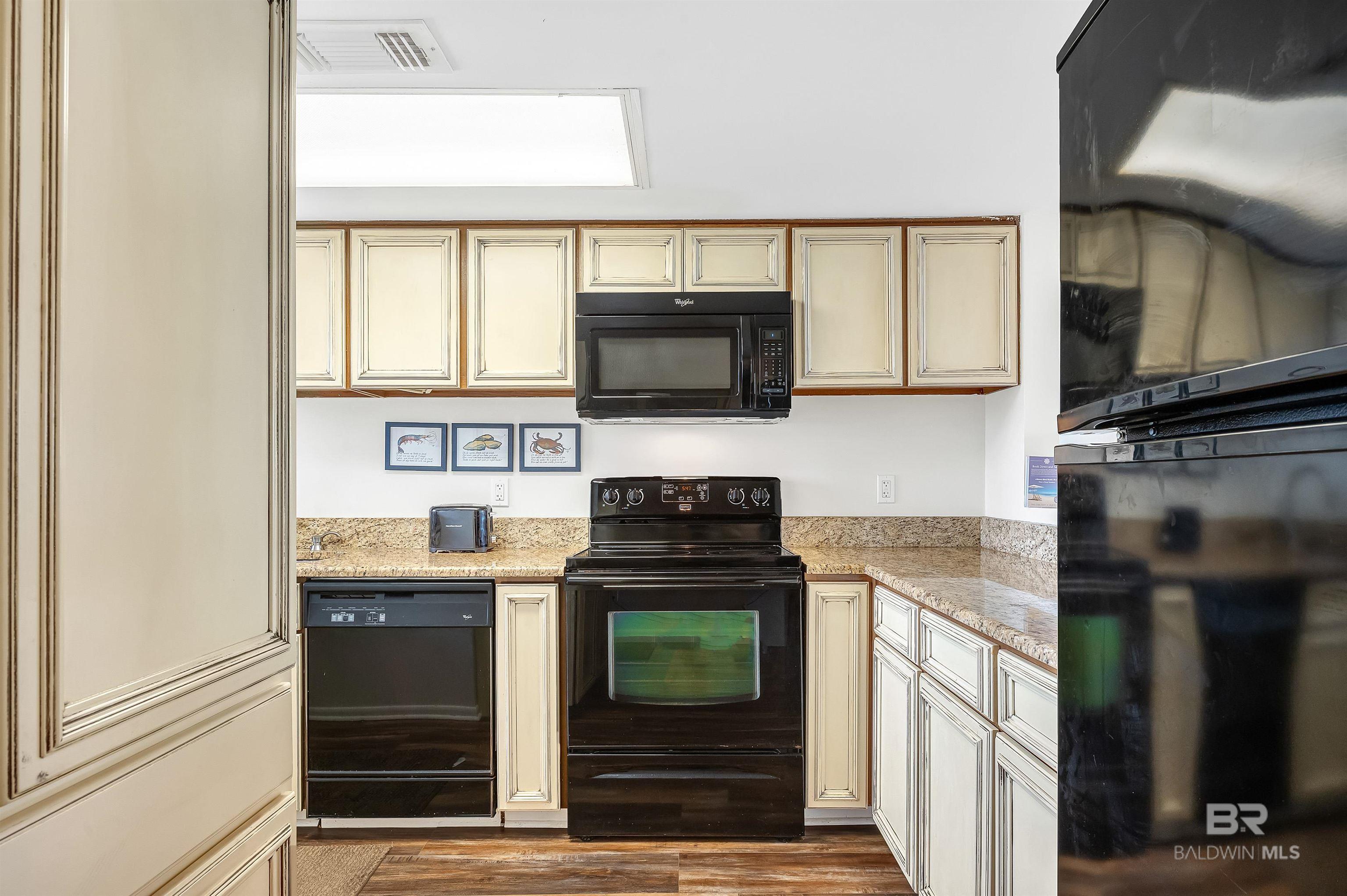 1007 WEST BEACH Boulevard 53