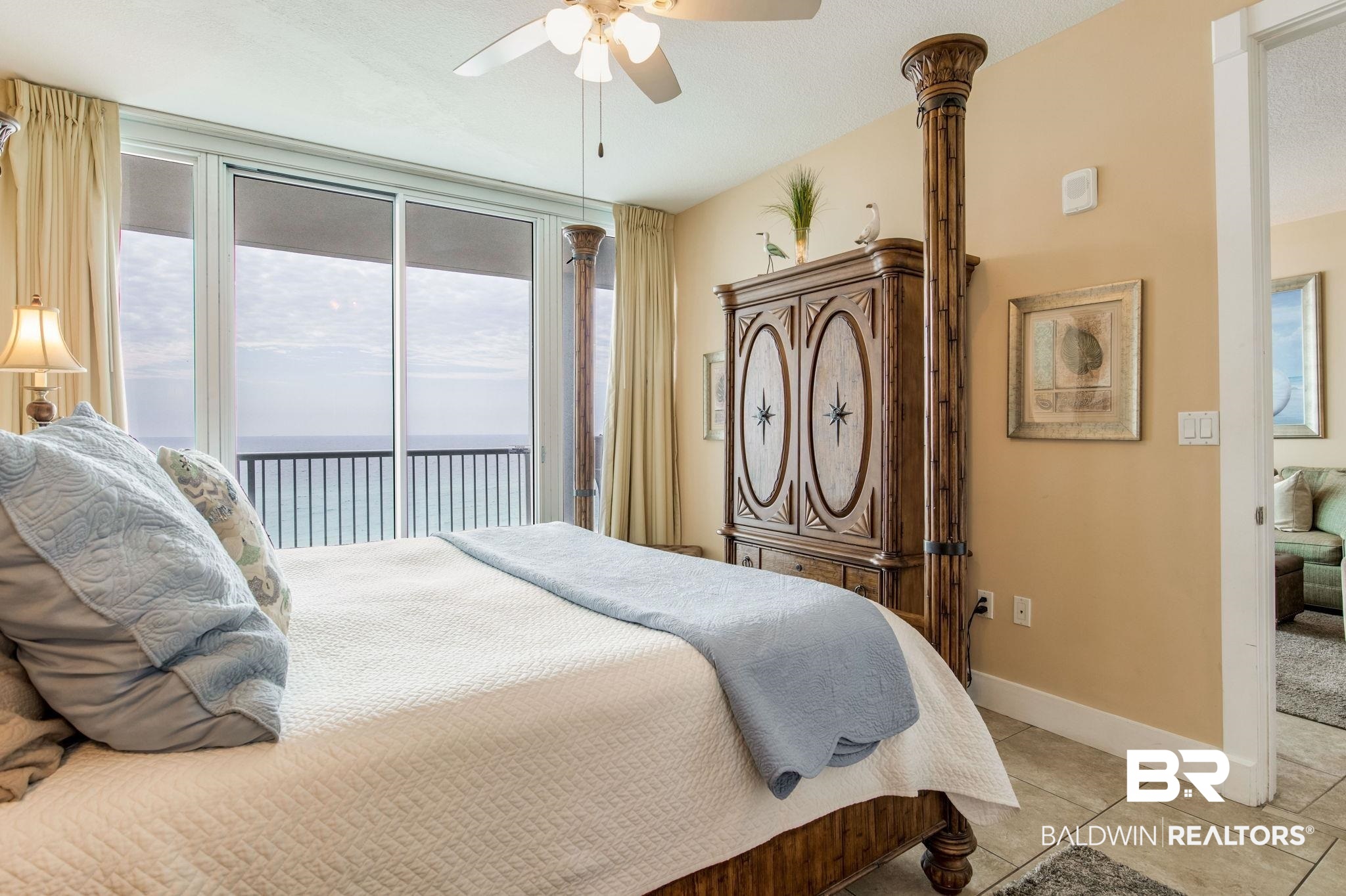 521 W Beach Boulevard 702