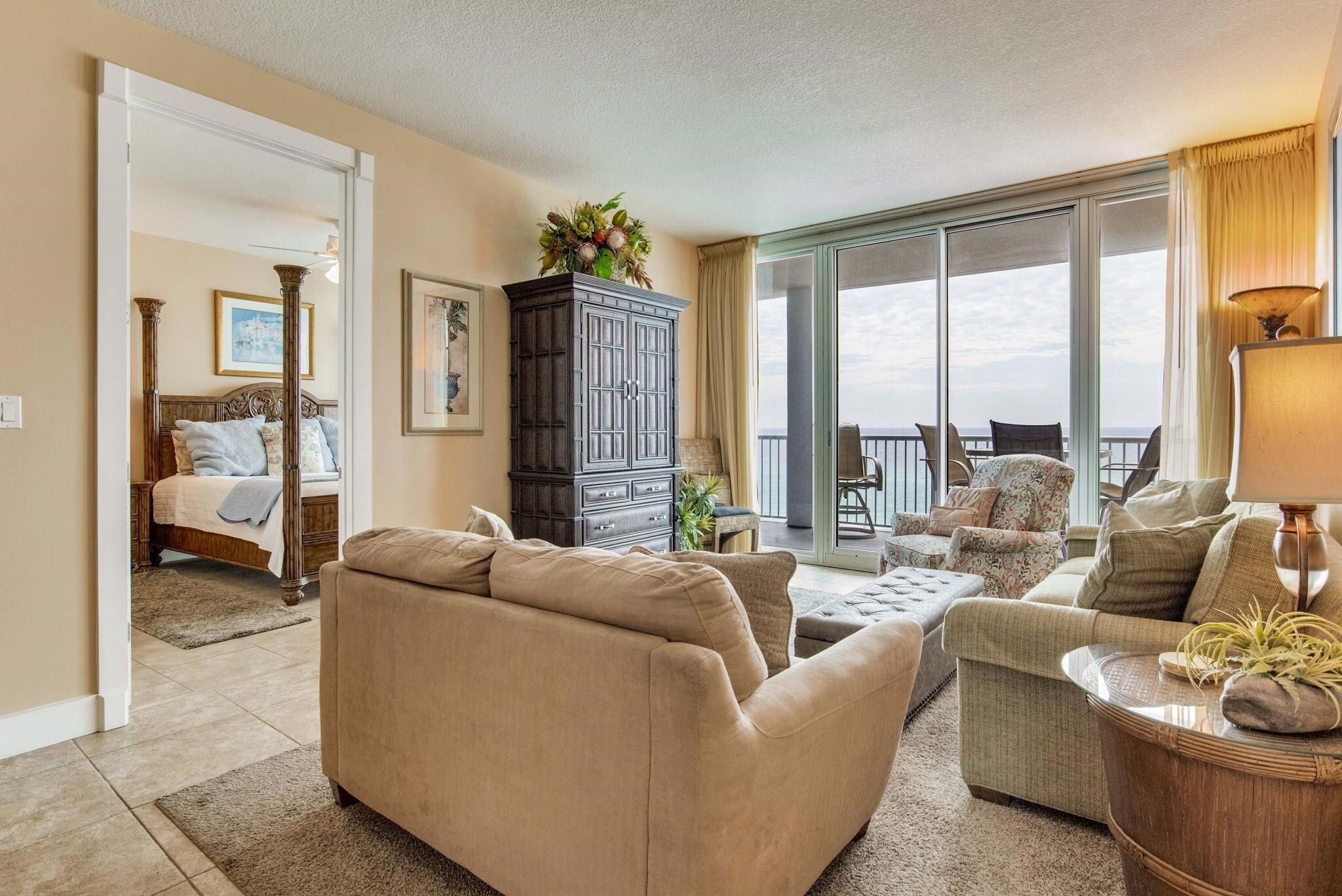 521 W Beach Boulevard 702