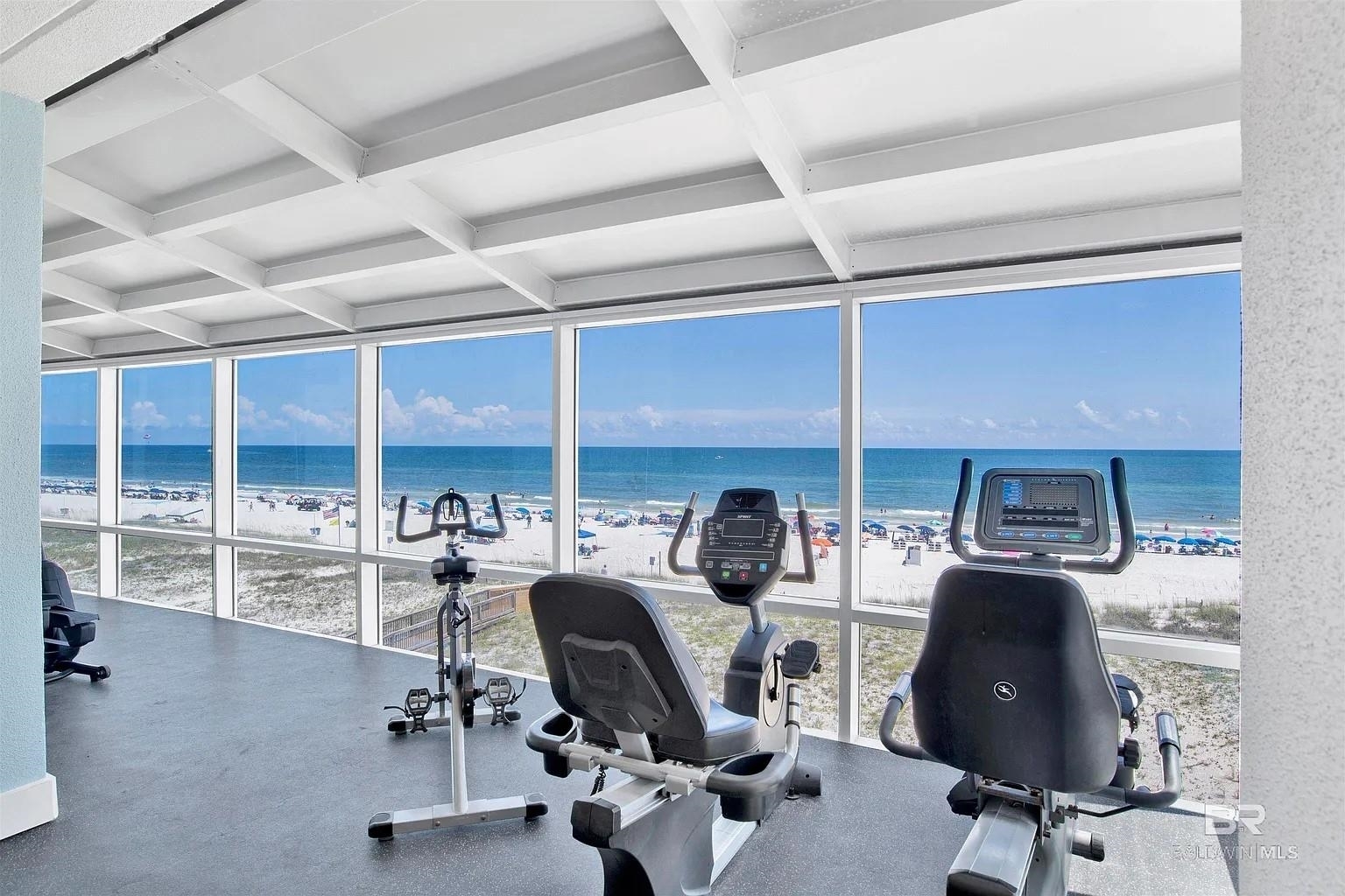 521 W Beach Boulevard 702