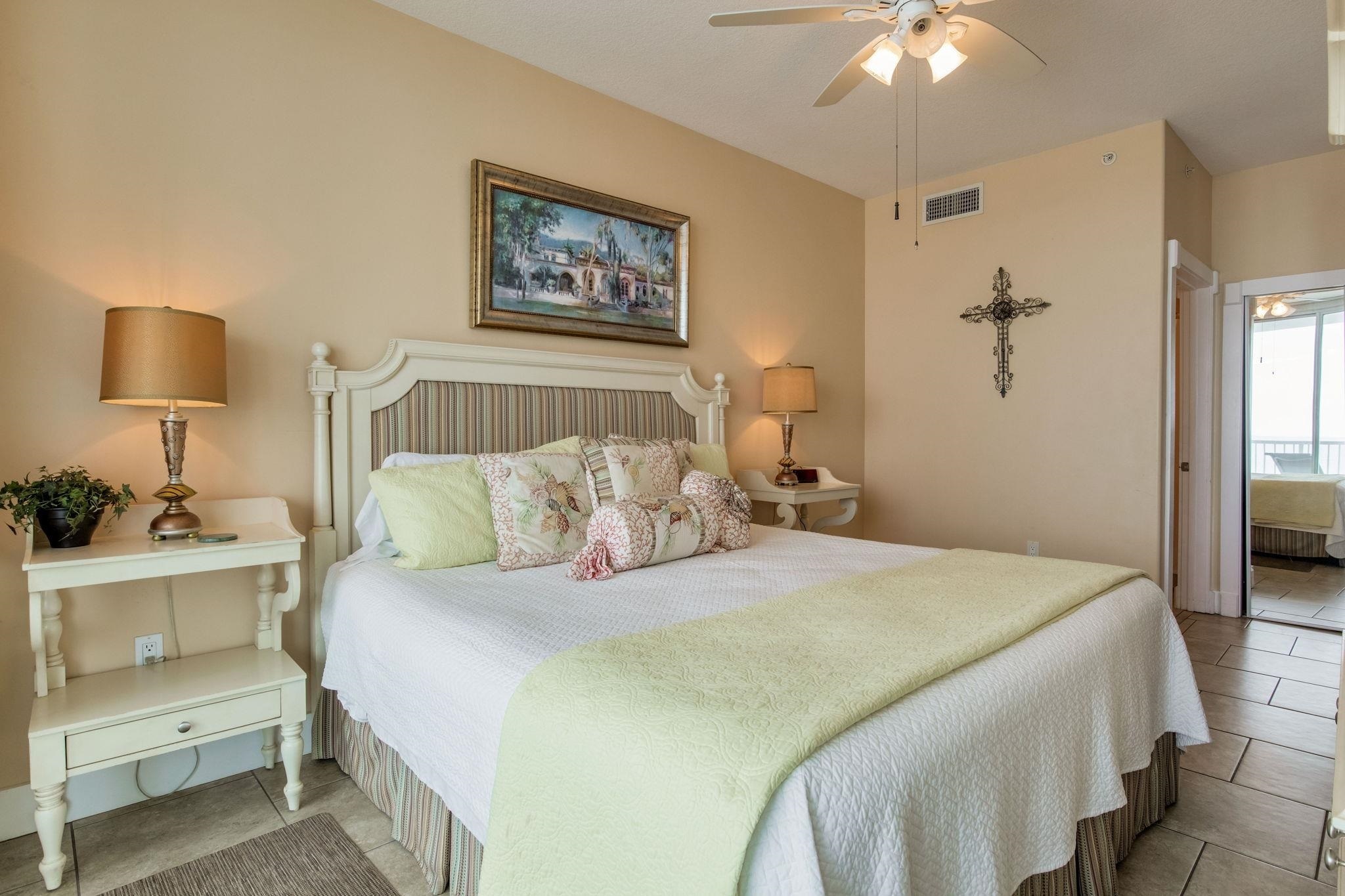 521 W Beach Boulevard 702