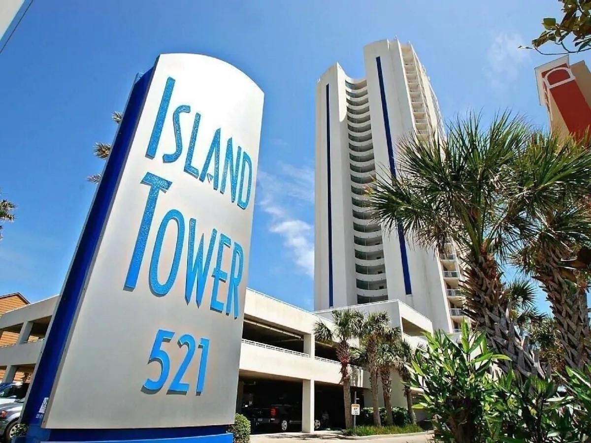 521 W Beach Boulevard 702