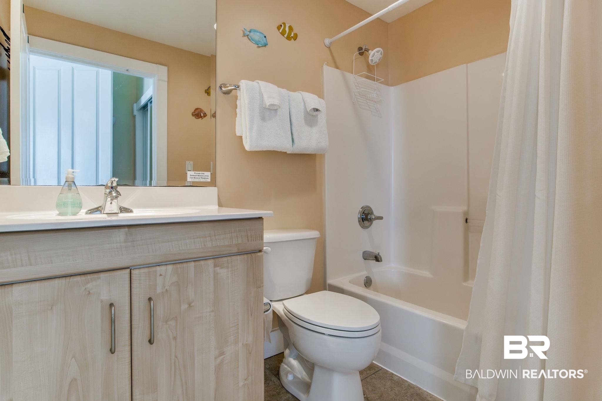 521 W Beach Boulevard 702