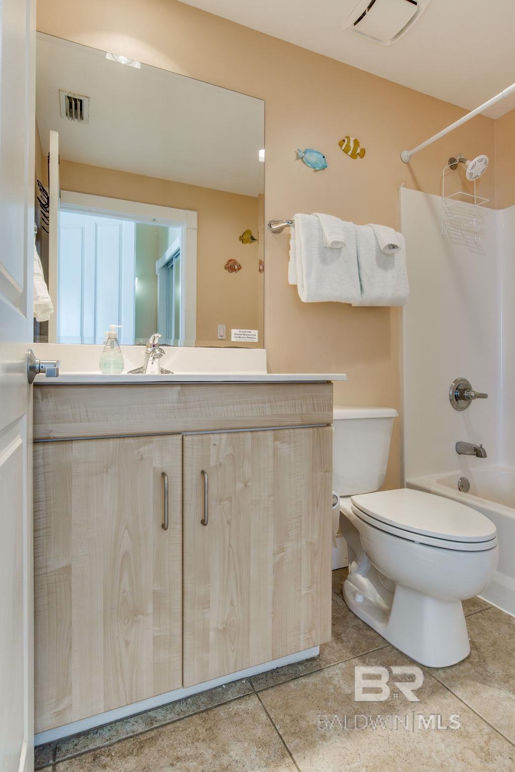 521 W Beach Boulevard 702