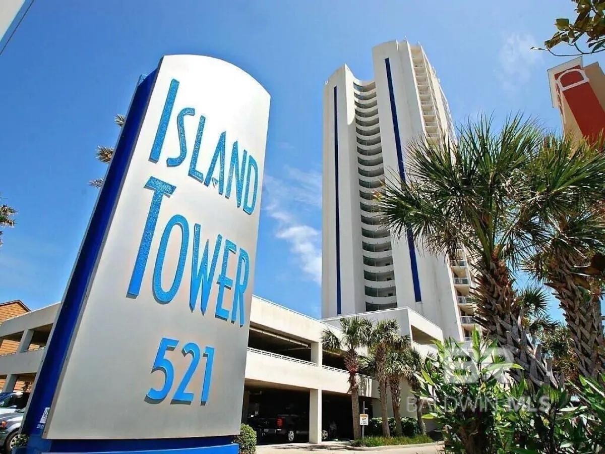 521 W Beach Boulevard 702