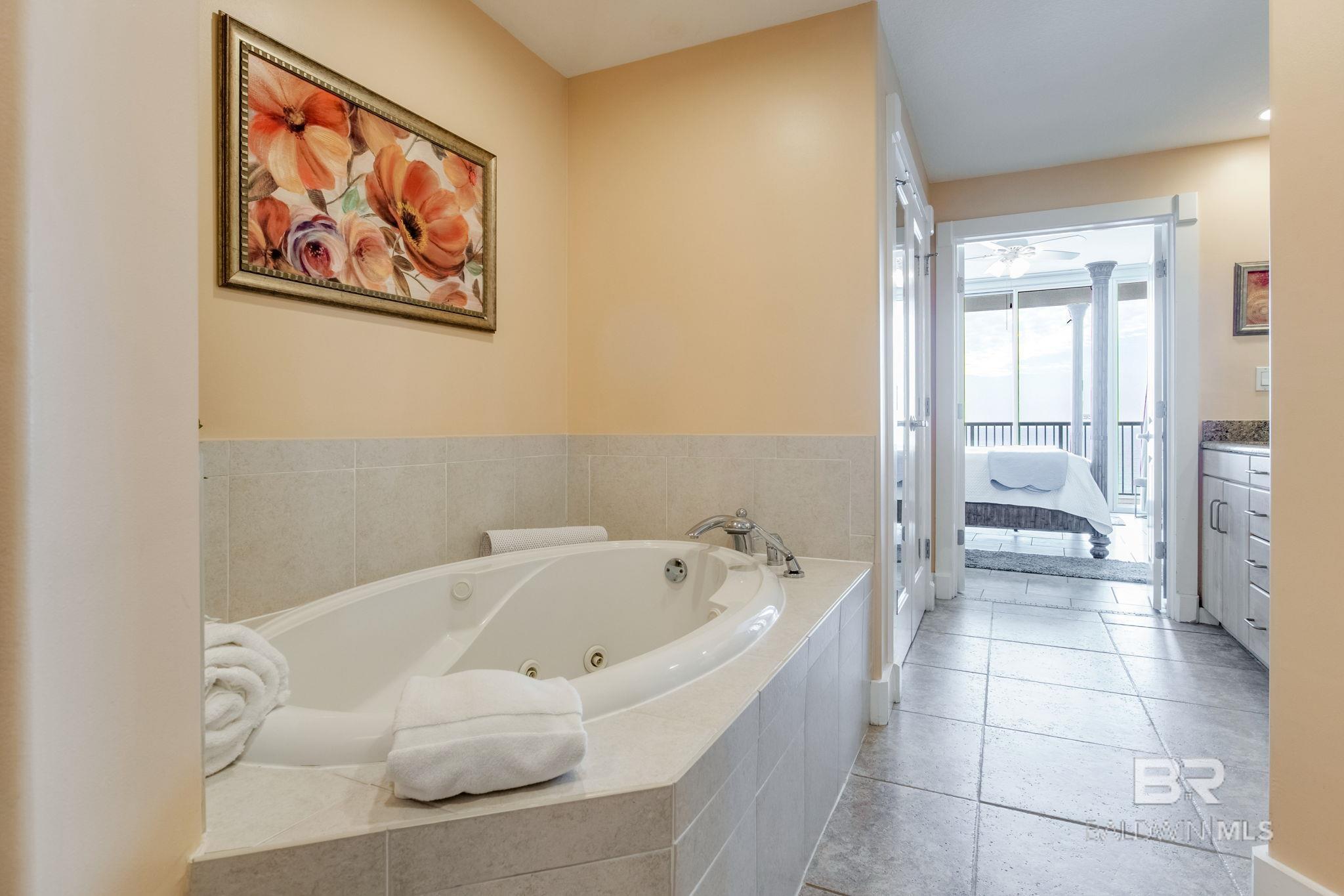 521 W Beach Boulevard 702