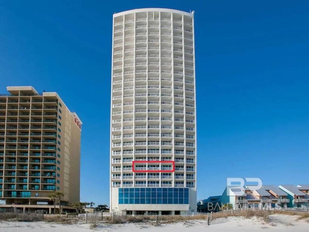521 W Beach Boulevard 702