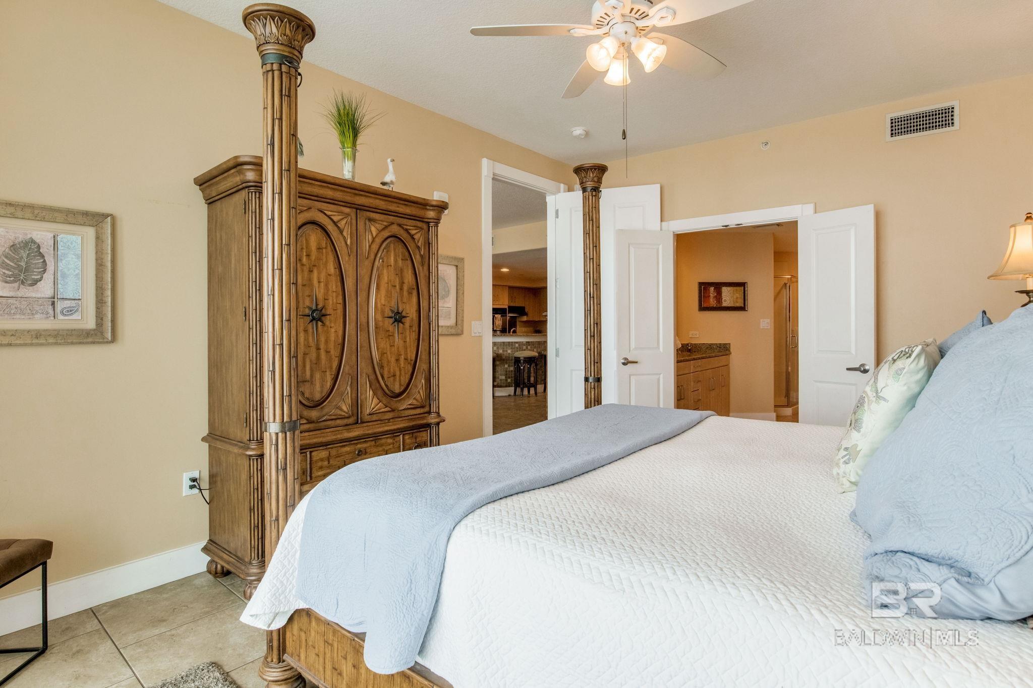 521 W Beach Boulevard 702